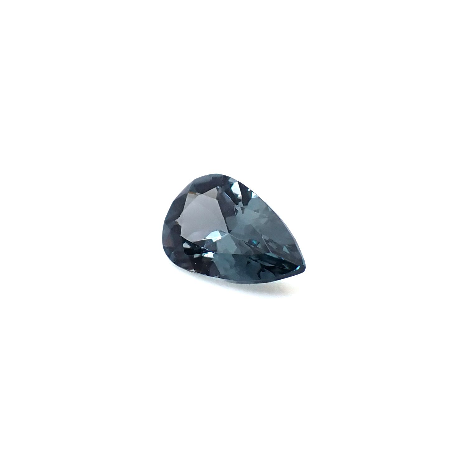 ブルーイッシュグレースピネル モザンビーク産 0.88ct / 8.1x5mm前後 [260632518]
