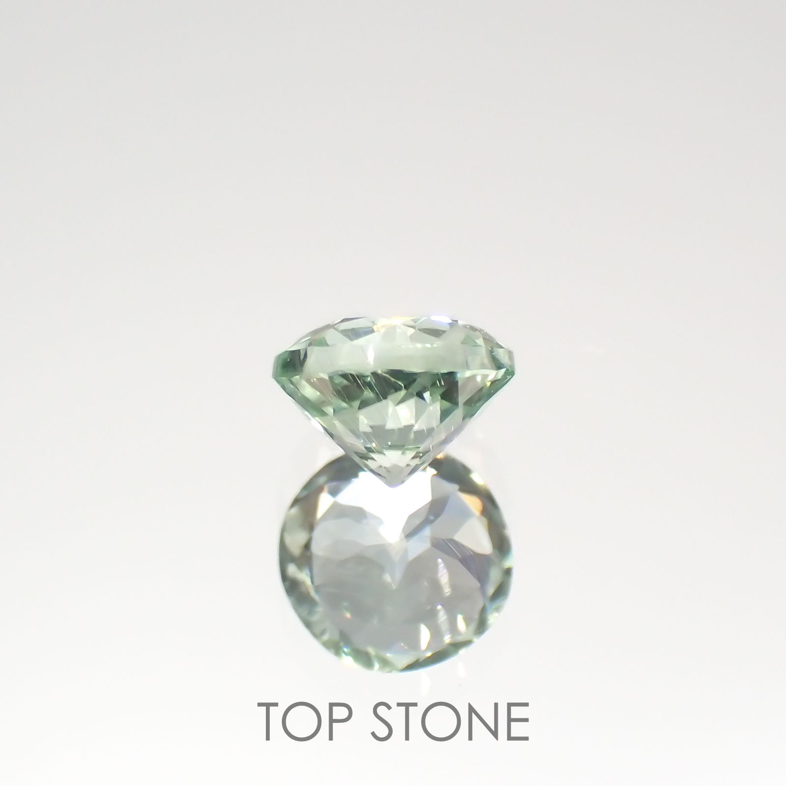 バナジウムコーネルピン(宝石名コーネルピン)タンザニア・タンガ州産 0.33ct 識別済[220716906]4.3x4.2mm前後