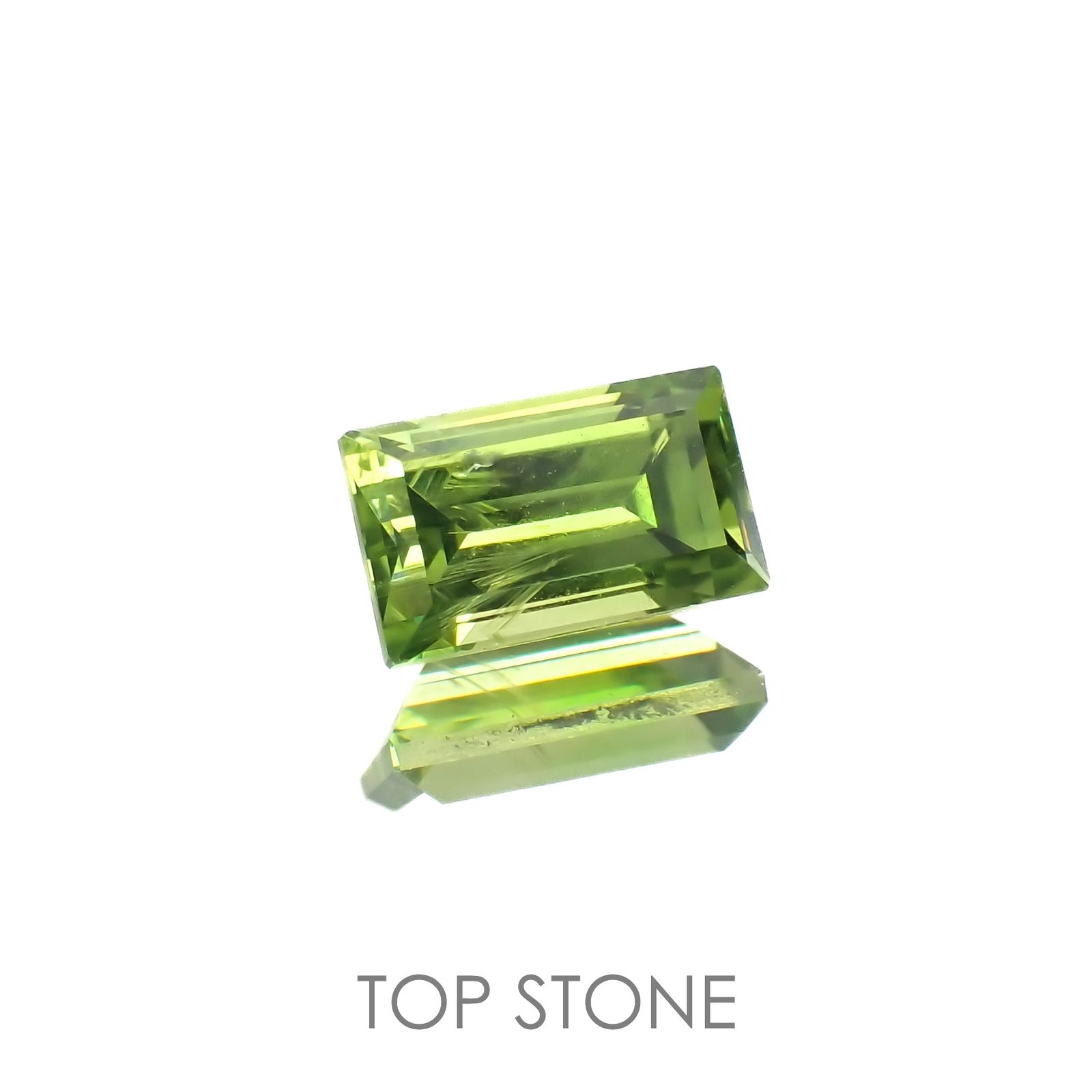 デマントイドガーネット ロシア産 0.50ct[221018870]5.4x3.2mm前後