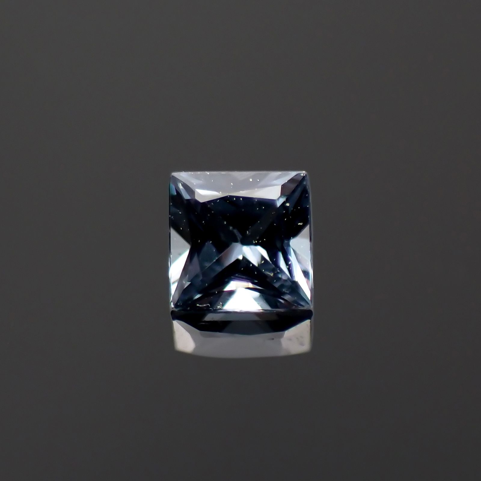 ◇プリンセスカット◇カラーチェンジガーネット アレキタイプ マダガスカル・ベキリー産 0.086ct[230522183]2.5x2.4mm前後
