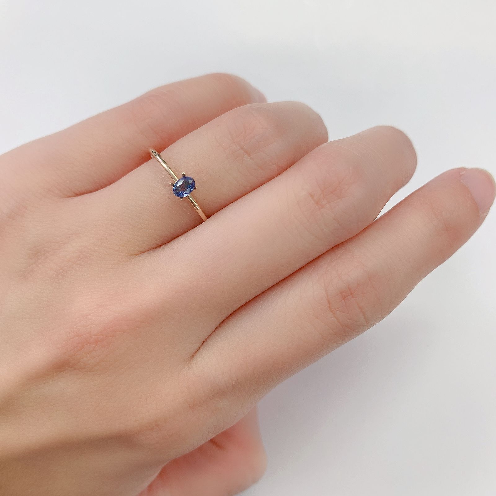 アレキサンドライト(宝石名アレキサンドライト)ブラジル産/EmeraldMains社製 0.154ct ソ付(彩珠)[220113818]3.9x2.8mm前後