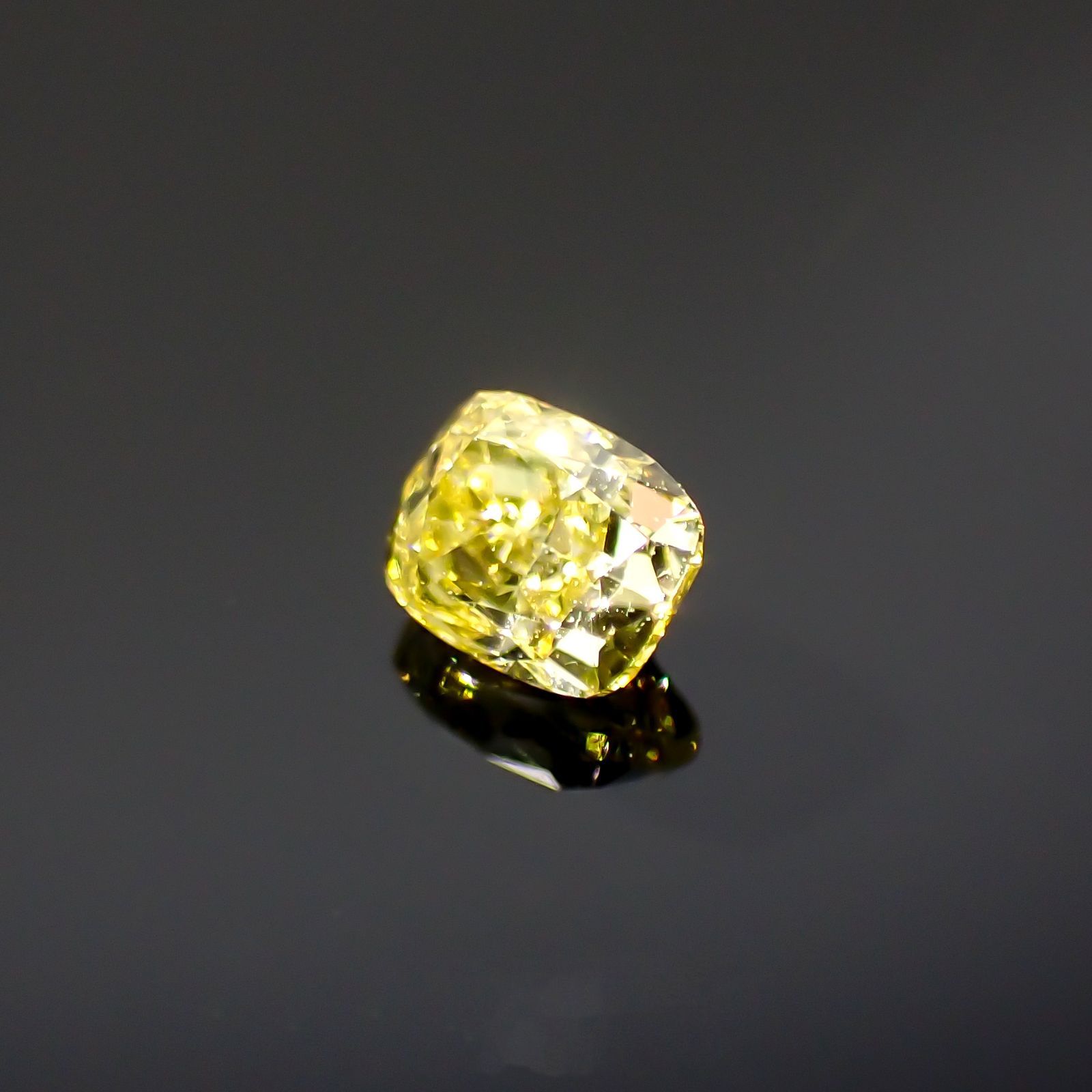 イエローダイヤモンド SI-VS(宝石名ダイアモンド) 0.12ct 識別済[220616395]2.9x2.4mm前後