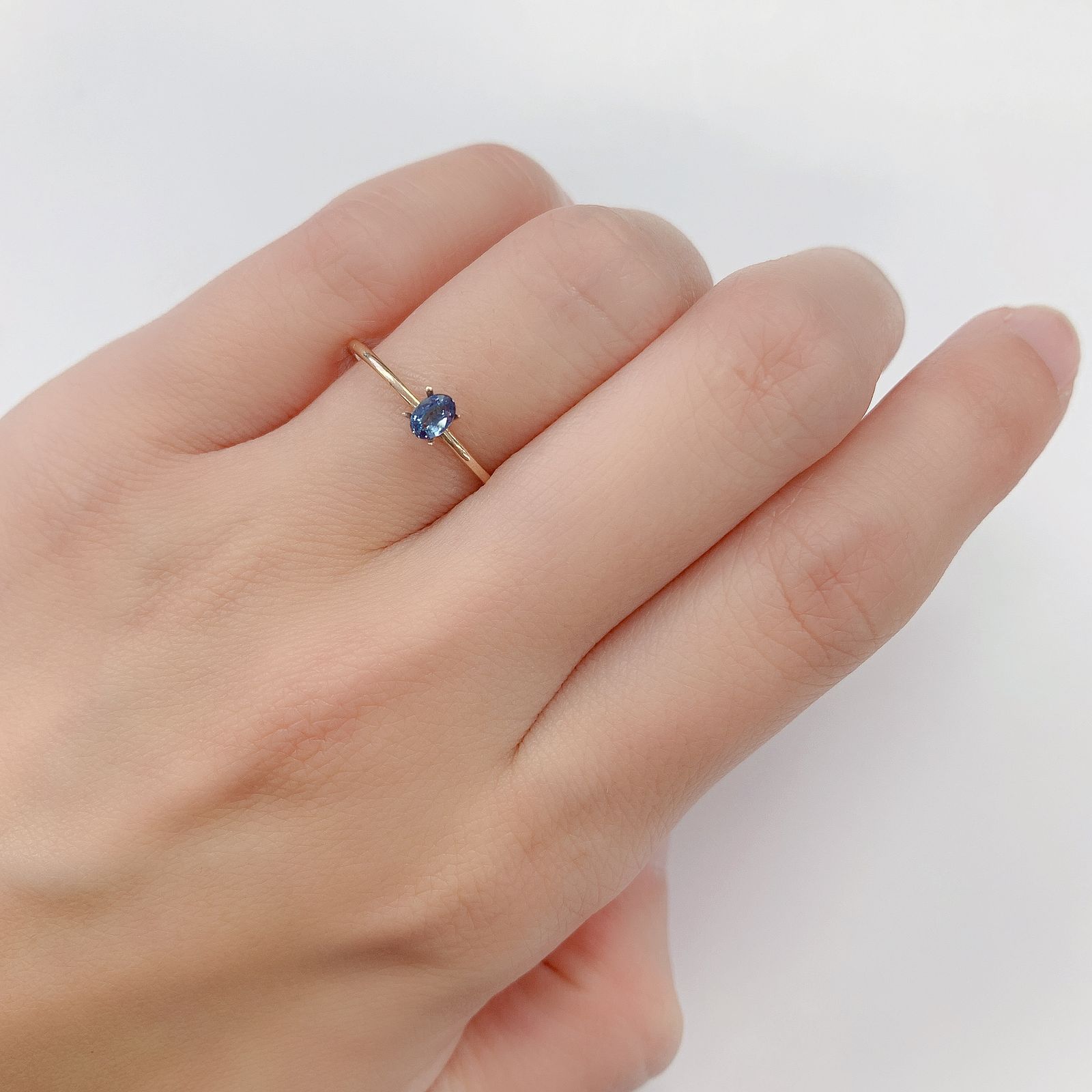 アレキサンドライト(宝石名アレキサンドライト)ブラジル産/EmeraldMains社製 0.138ct ソ付(彩珠)[220113816]3.9x2.7mm前後