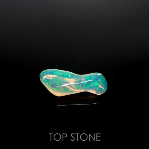 ◇バロック型◇エチオピアオパール(宝石名オパール) エチオピア産 1.96ct 識別済[210611400]16.5×7.2mm前後