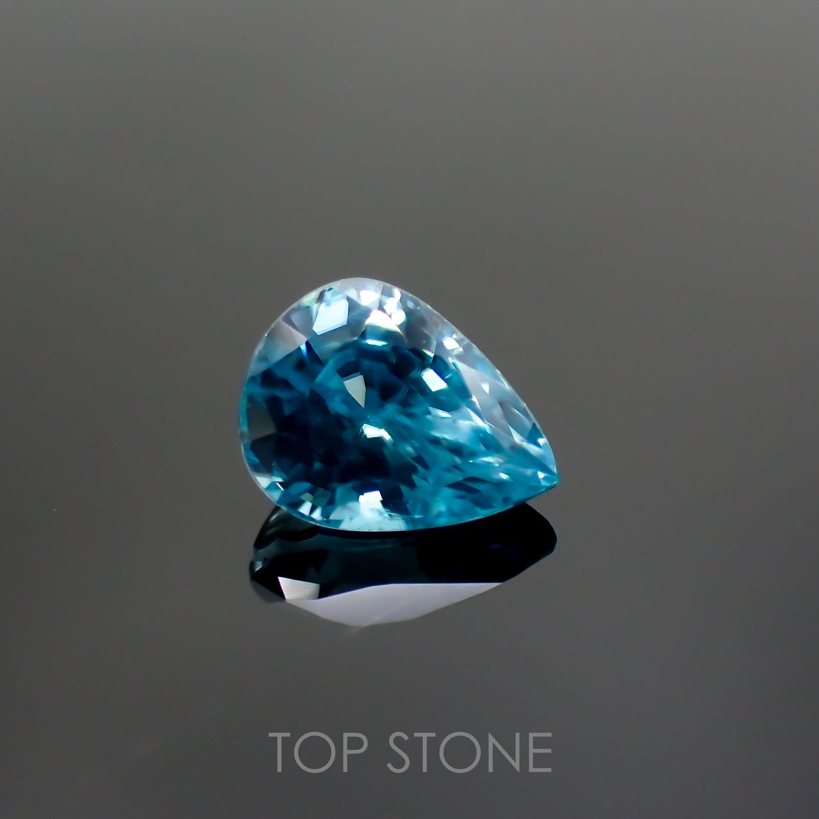 ブルージルコン(宝石名ジルコン) カンボジア産 1.80ct 識別済[20063295]7.8×6.1mm前後