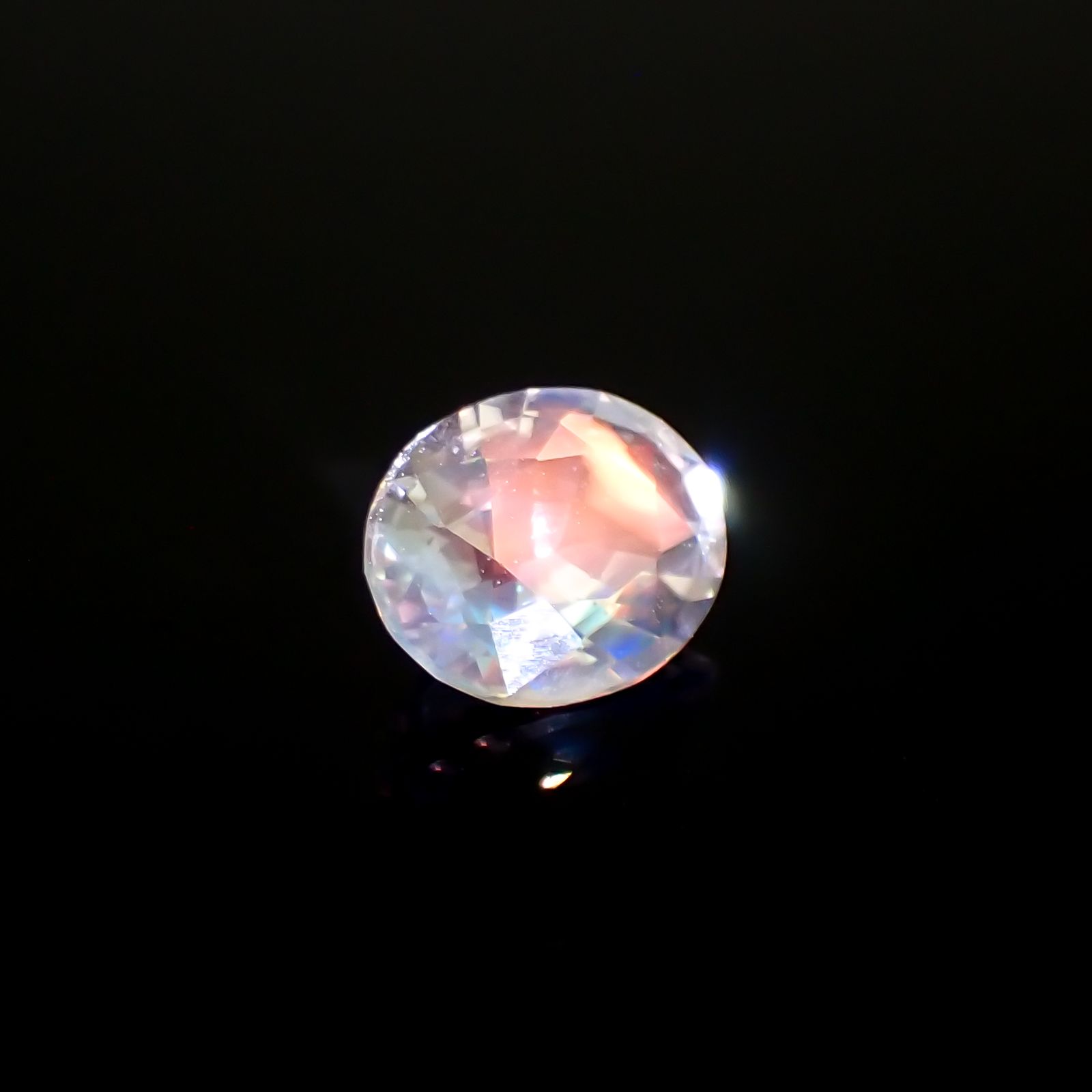 レインボームーンストーン マダガスカル産 0.75ct[230522078]6.8x5.6mm前後