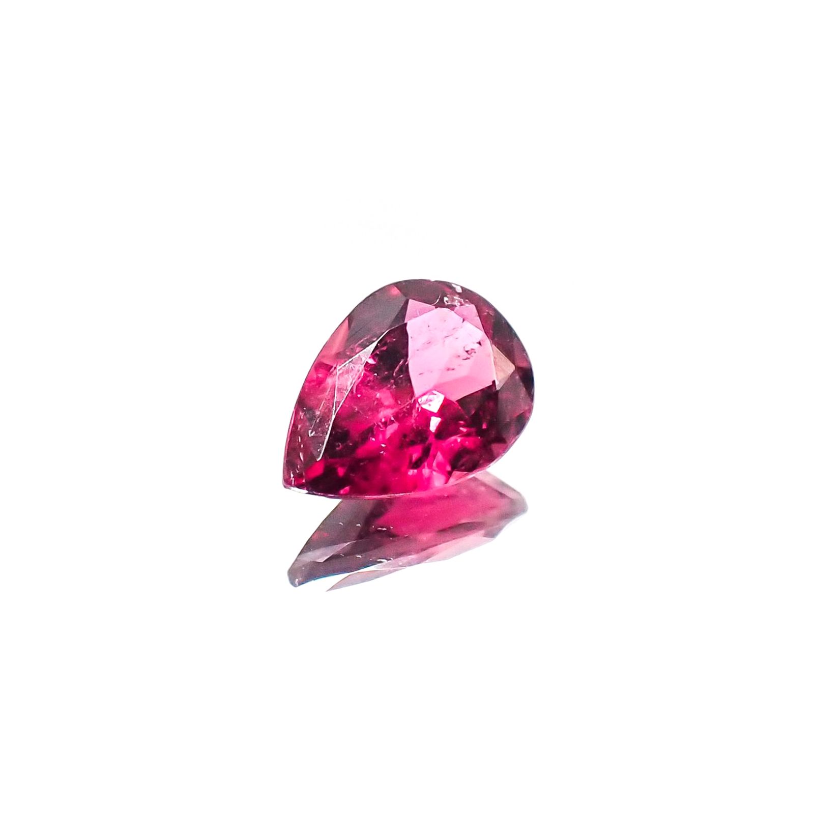 パープルトルマリン(宝石名パープル・トルマリン)ブラジル産 識別済 0.88ct / 8.1x5.7mm前後 [260323894]