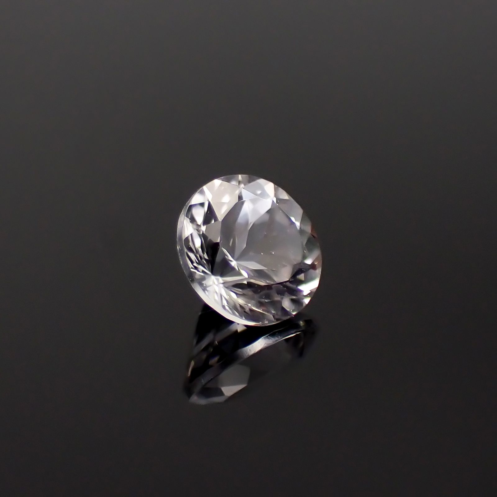 ダンビュライト(宝石名ダンブライト)メキシコ産 0.48ct 識別済[230722603]4.9x4.9mm前後