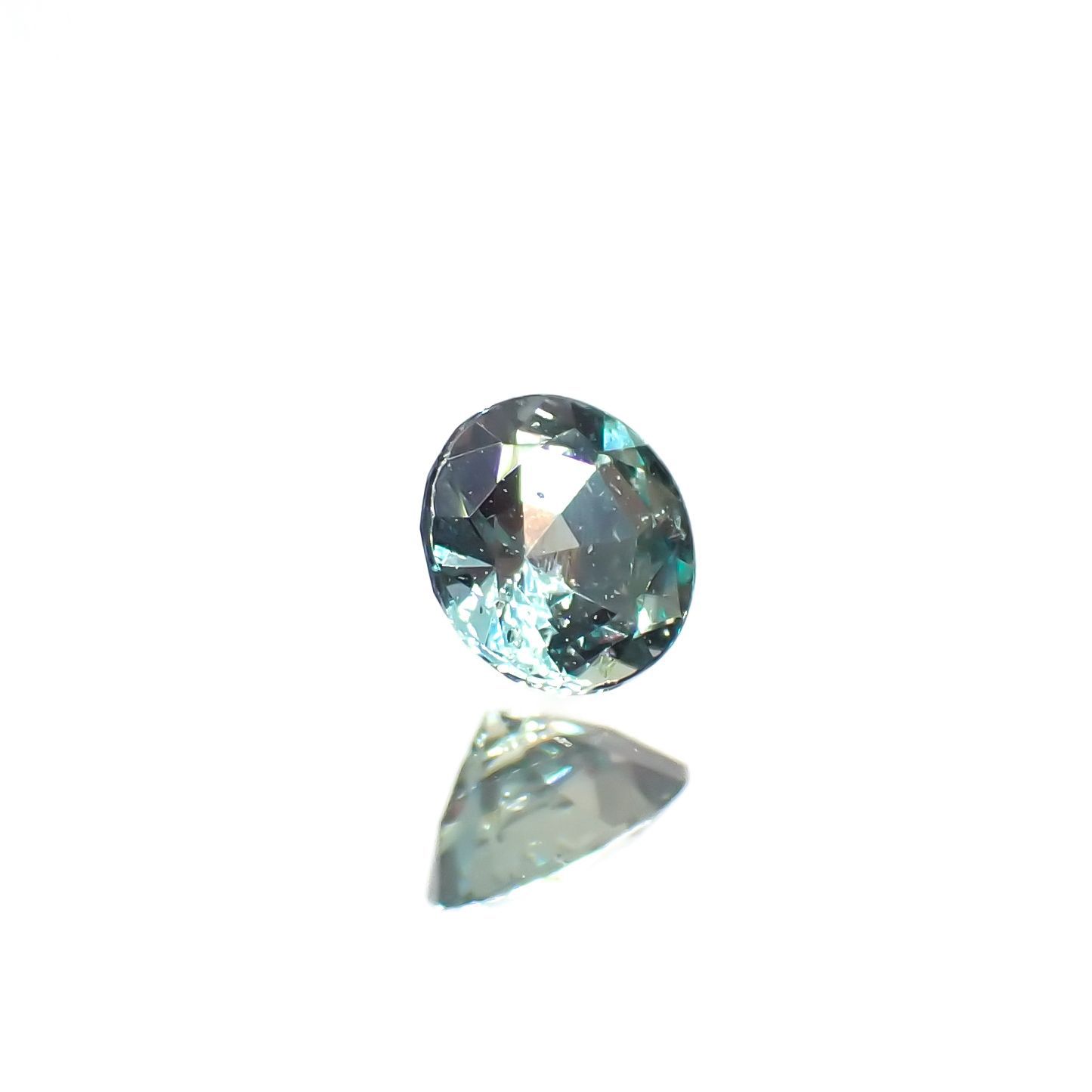 アレキサンドライト(宝石名アレキサンドライト)ブラジル産/EmeraldMains社製 0.158ct ソ付(彩珠)[220516026]3.4x3.3mm前後