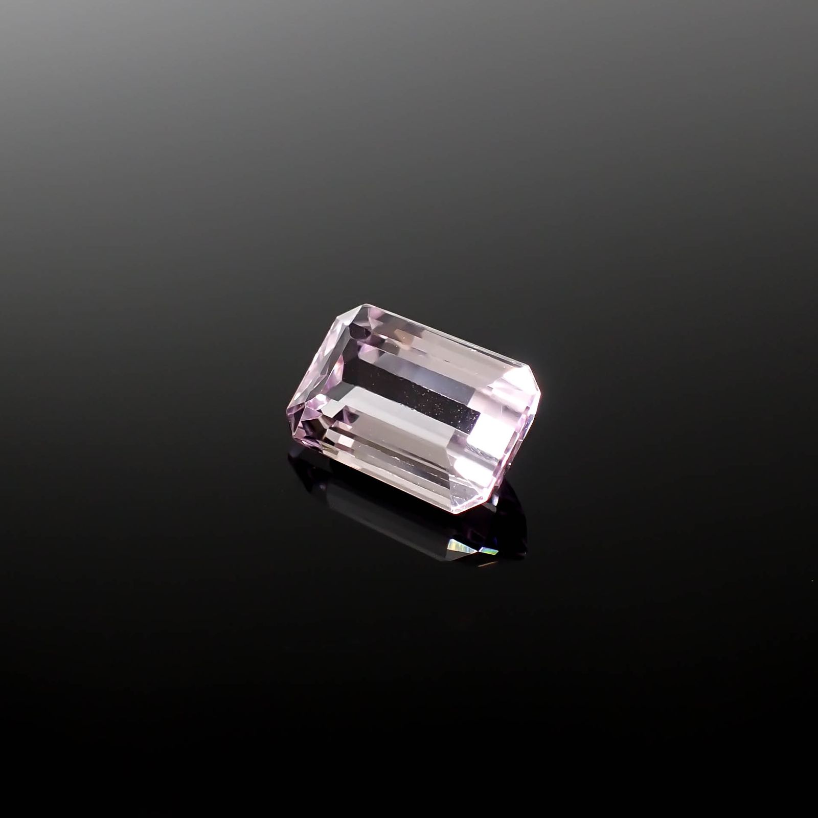 クンツァイト アフガニスタン産 3.30ct[231225139]10.6x6.9mm前後