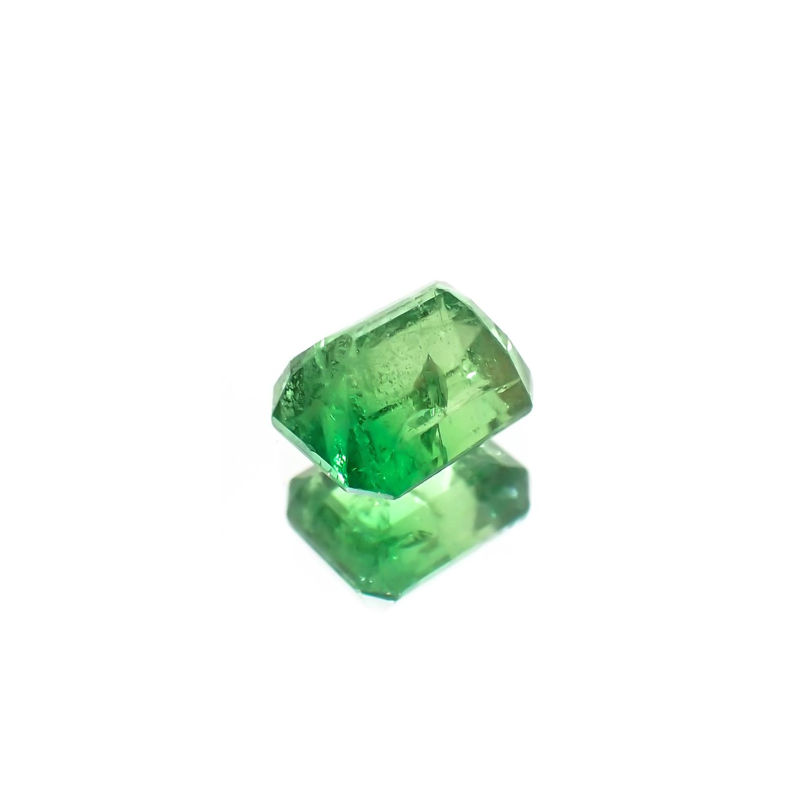 バイカラーツァボライト(宝石名グリーン グロッシュラー・ガーネット) タンザニア産 識別済 1.83ct / 6.7x5.5mm前後 [210711917]