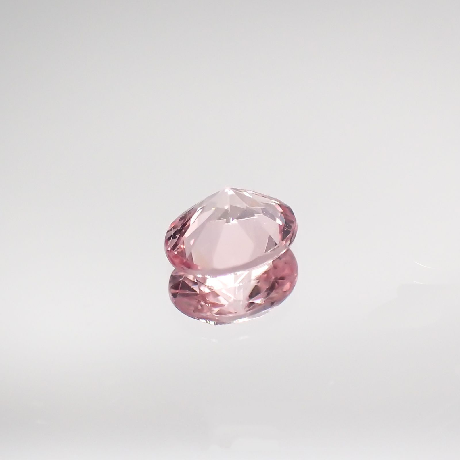 パパラチャサファイア(宝石名サファイア/別名パパラチャ・サファイア) スリランカ産 0.429ct ソ付(日独)[210711679]5×4mm前後