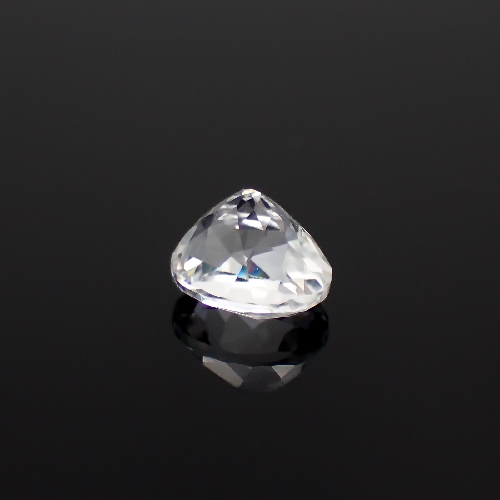 フェナカイト(宝石名フェナカイト)ブラジル産 0.85ct 識別済[230923398]6x5.2mm前後