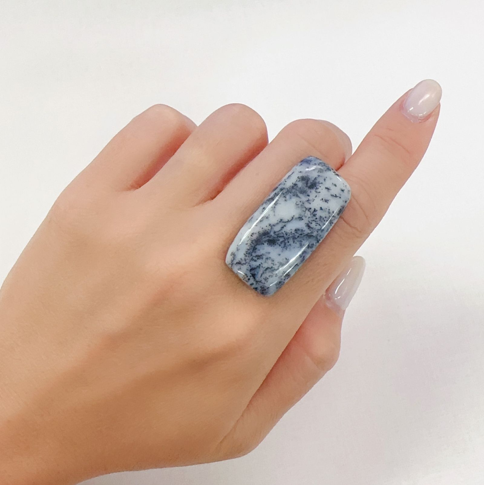 デンドリチックオパール ブラジル産 33.58ct[230722773]34.9x17.1mm前後