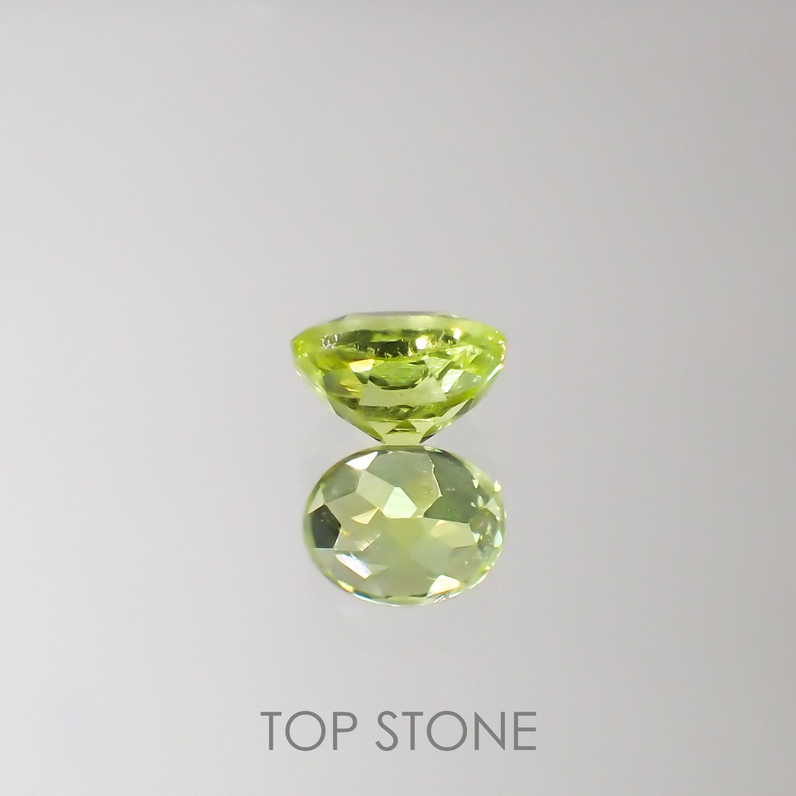 パロットクリソベリル(宝石名クリソベリル)インド産 0.47ct 識別済[220616420]5x3.9mm前後