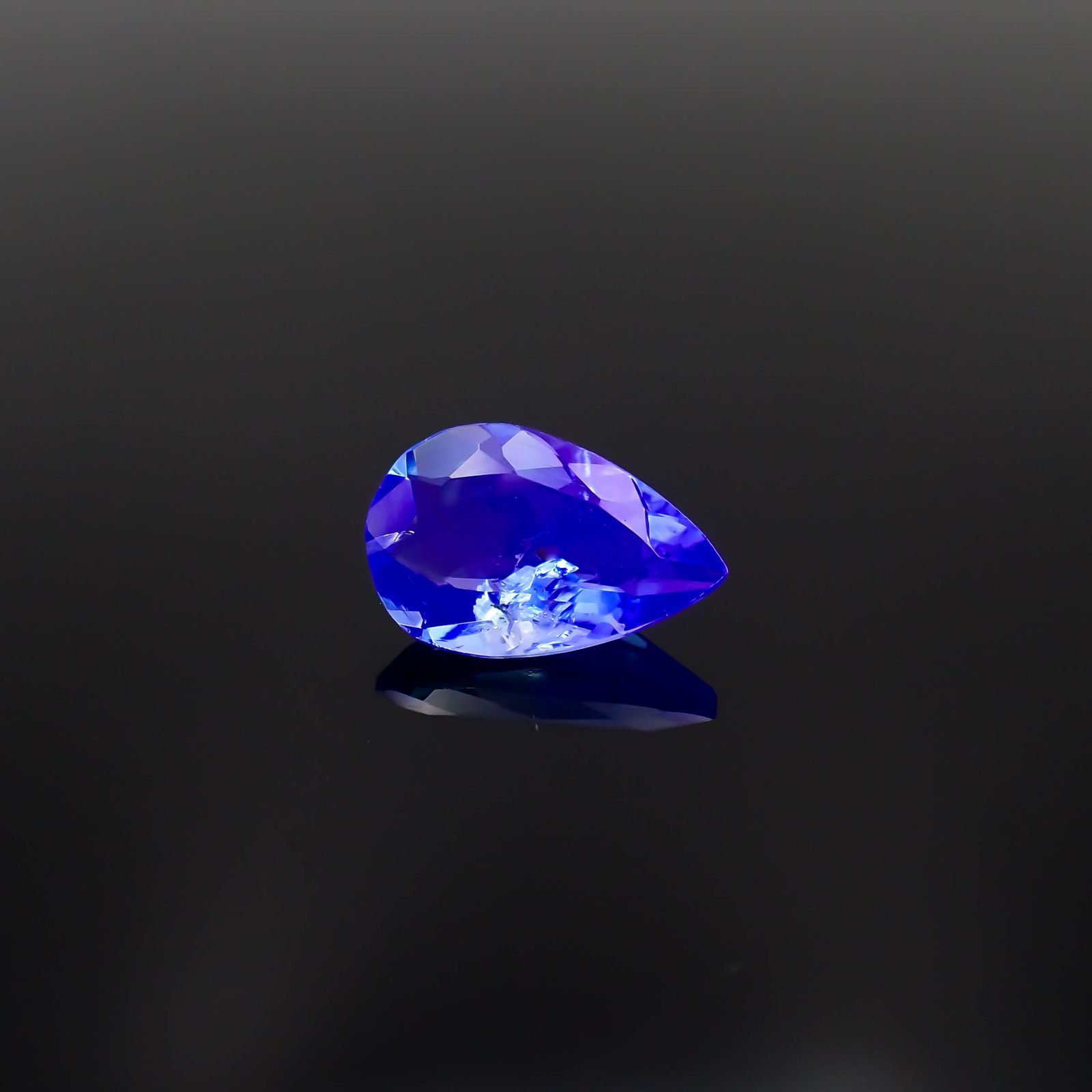 フローライト フルオレッセンス イギリス・ロジャリー鉱山産 2.92ct[230522142]12.1x7.9mm前後