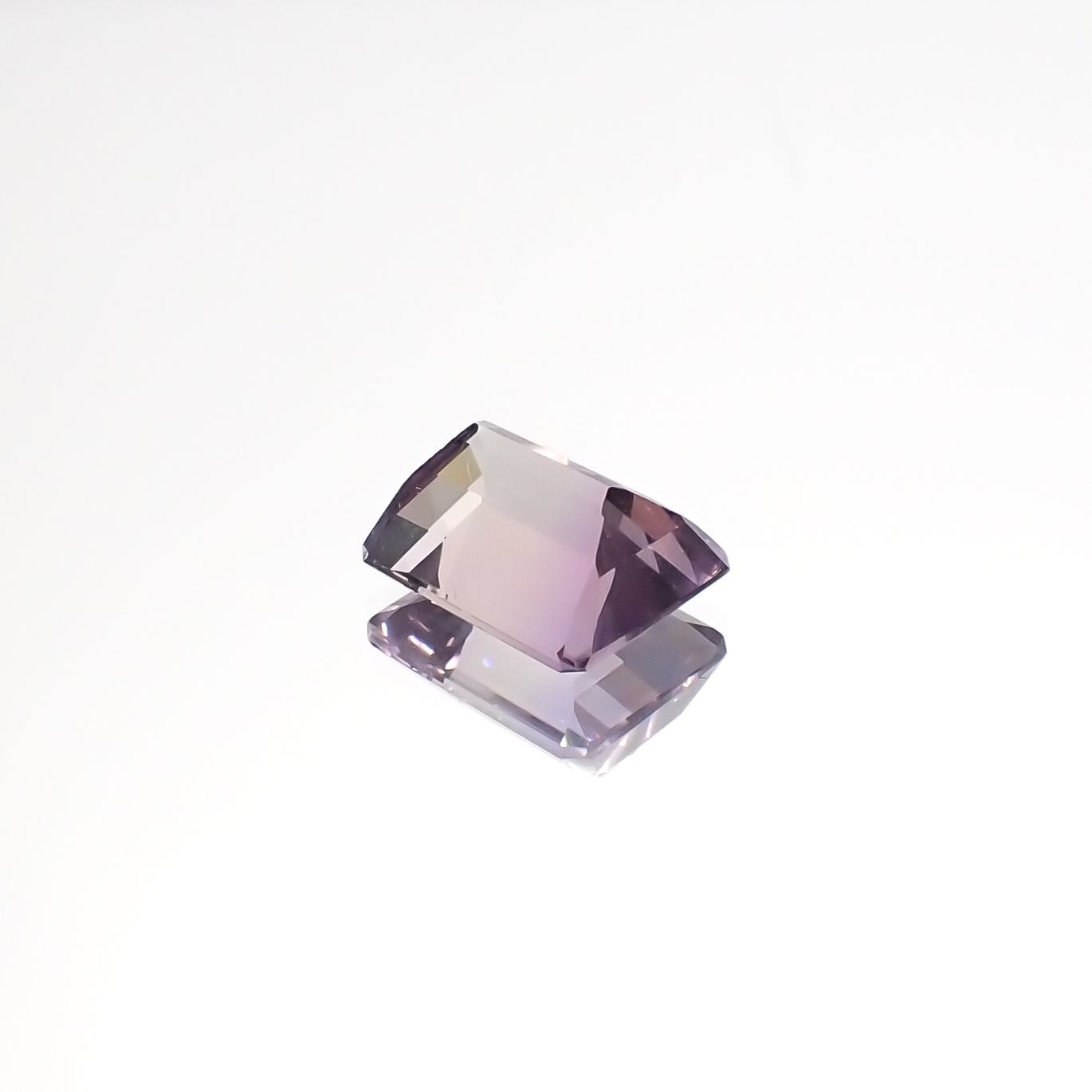 アワーグラスアメジスト(宝石名バイカラー・クォーツ)モロッコ産 4.56ct 識別済[220917634]11.2x9mm前後