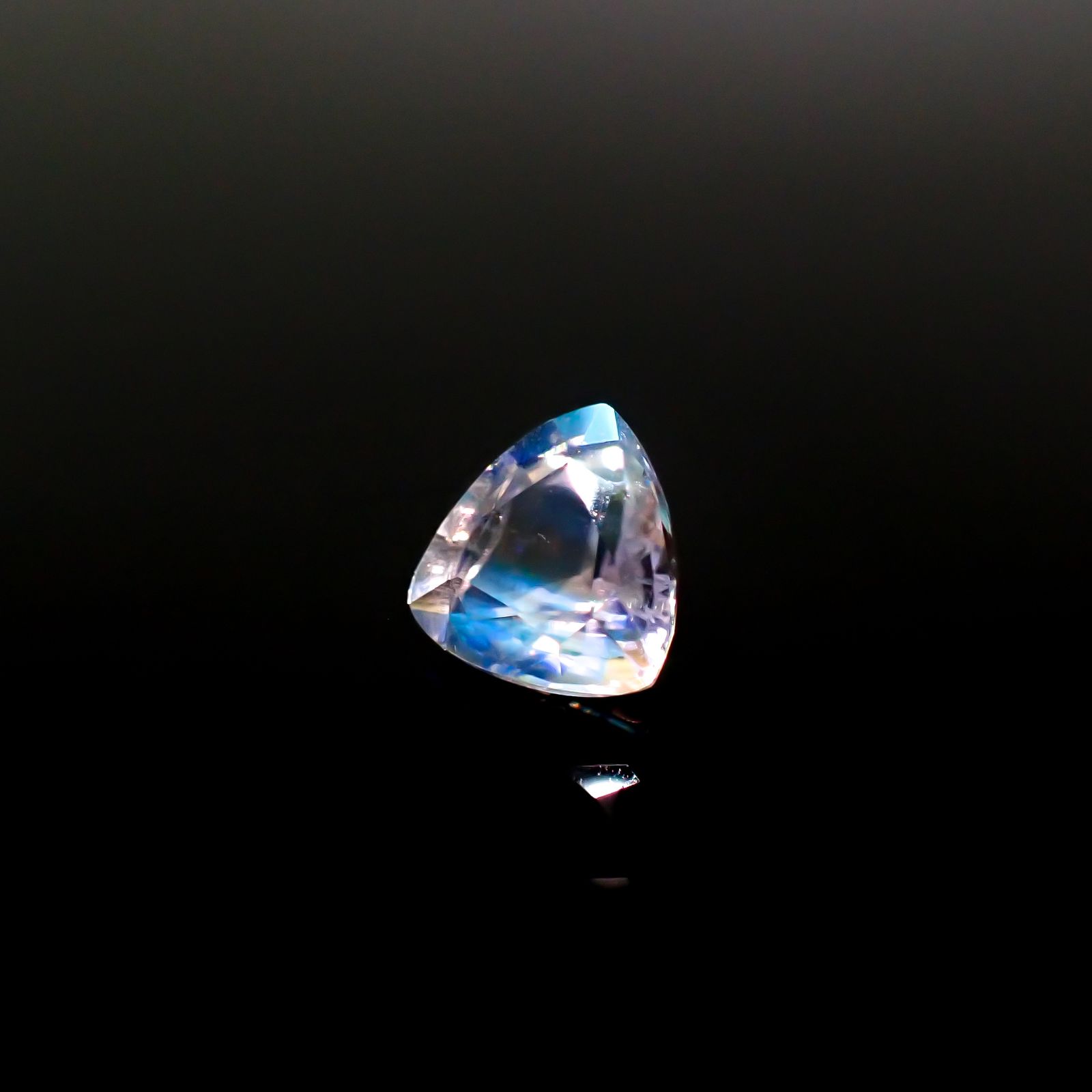 レインボームーンストーン マダガスカル産 1.50ct[240928965]7.7