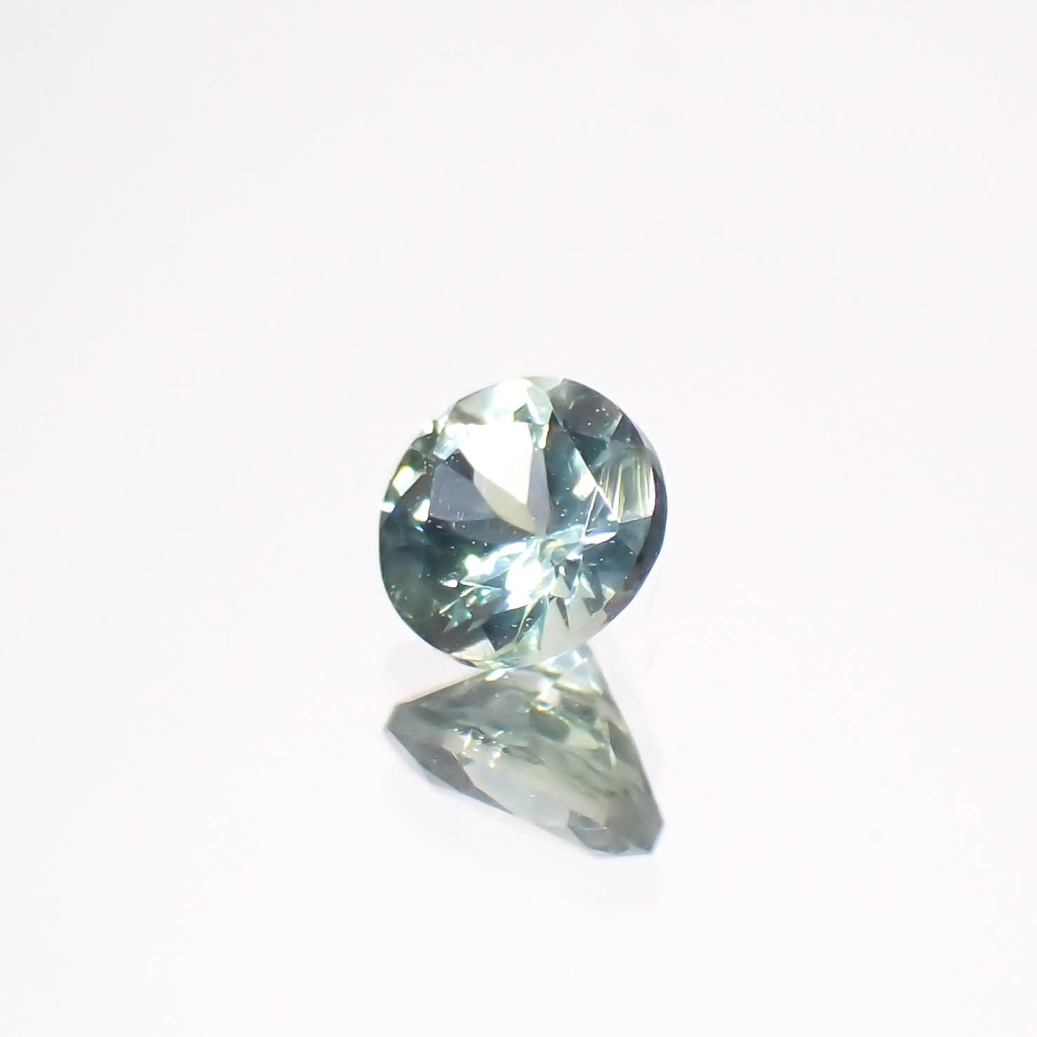 モンタナサファイア アメリカ・モンタナ州産 0.32ct[230823031]3.9x3.9mm前後
