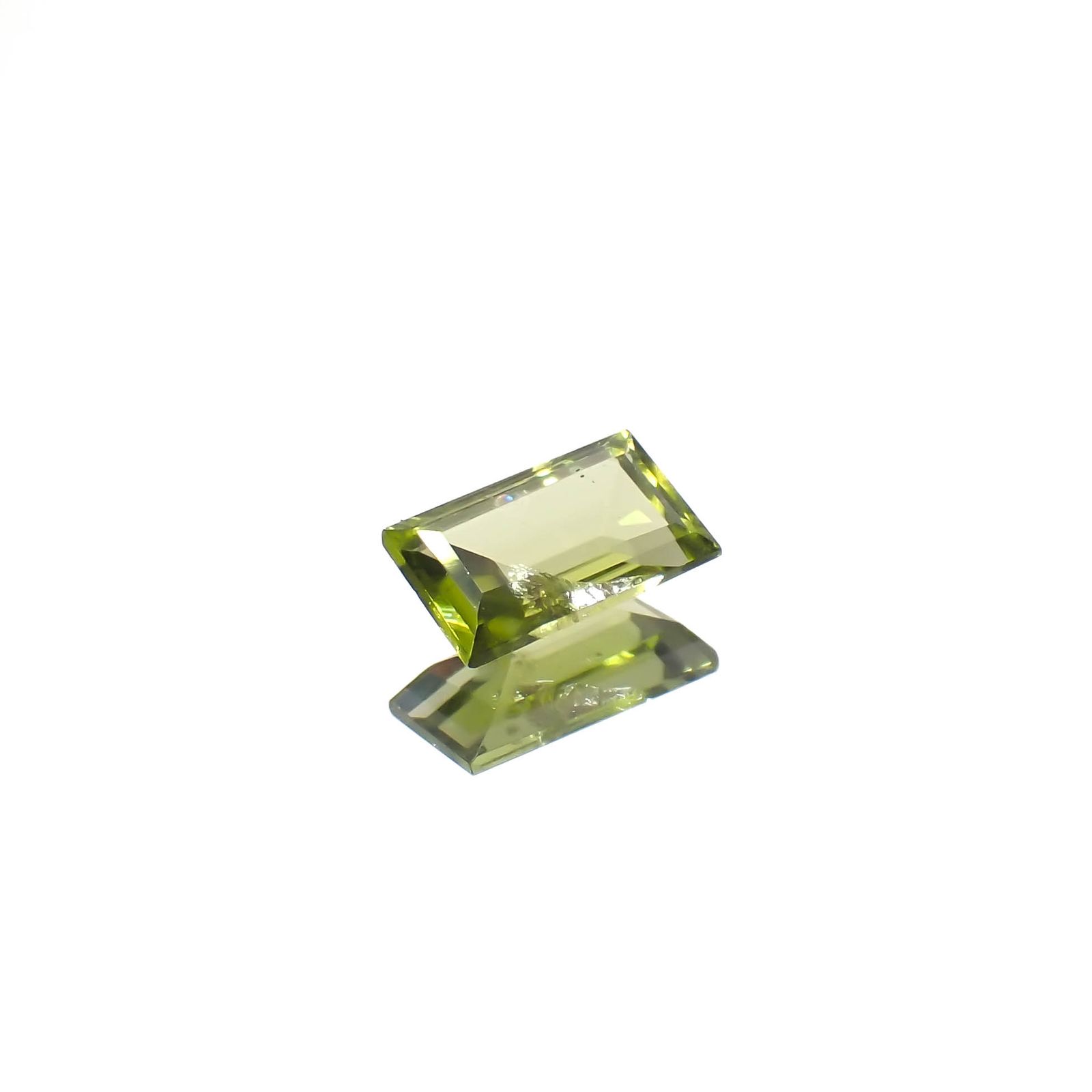 ブラックリリーパッドペリドット アメリカ・アリゾナ州産 0.48ct[231224605]6.1x3.5mm前後