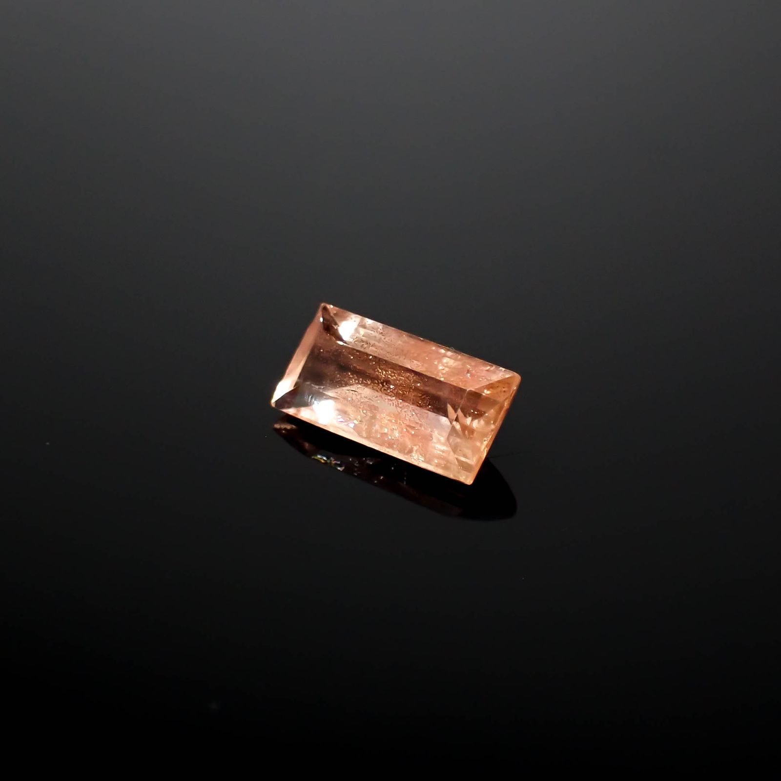 オレゴンサンストーン アメリカ・オレゴン州産 2.23ct[240627874]11.8x5.9mm前後
