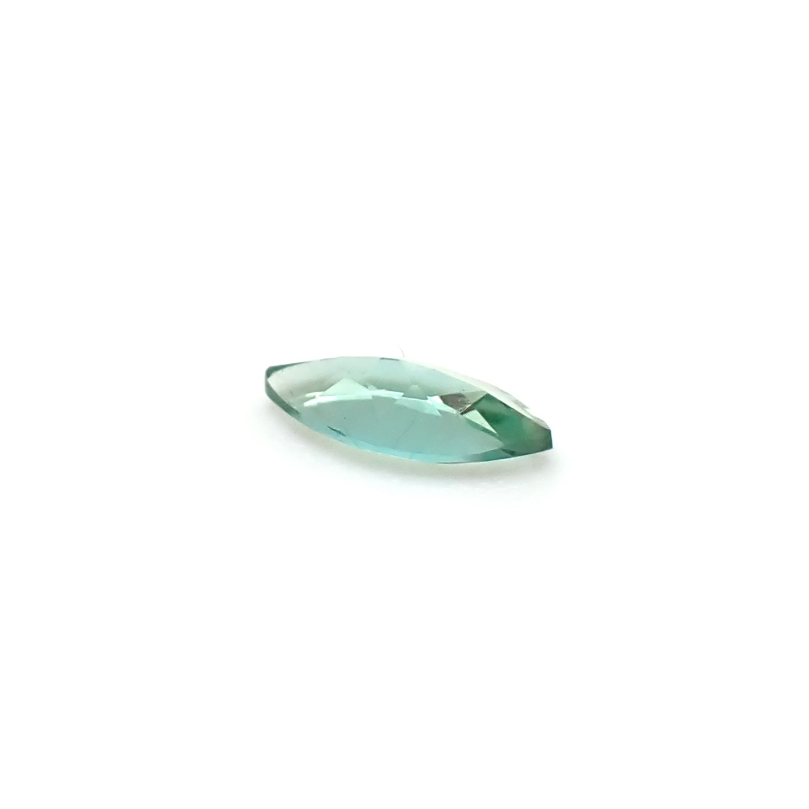 グリーンゾイサイト(宝石名グリーン・ゾイサイト)タンザニア産 識別済 0.20ct / 6.1x2.9mm前後 [260932852]