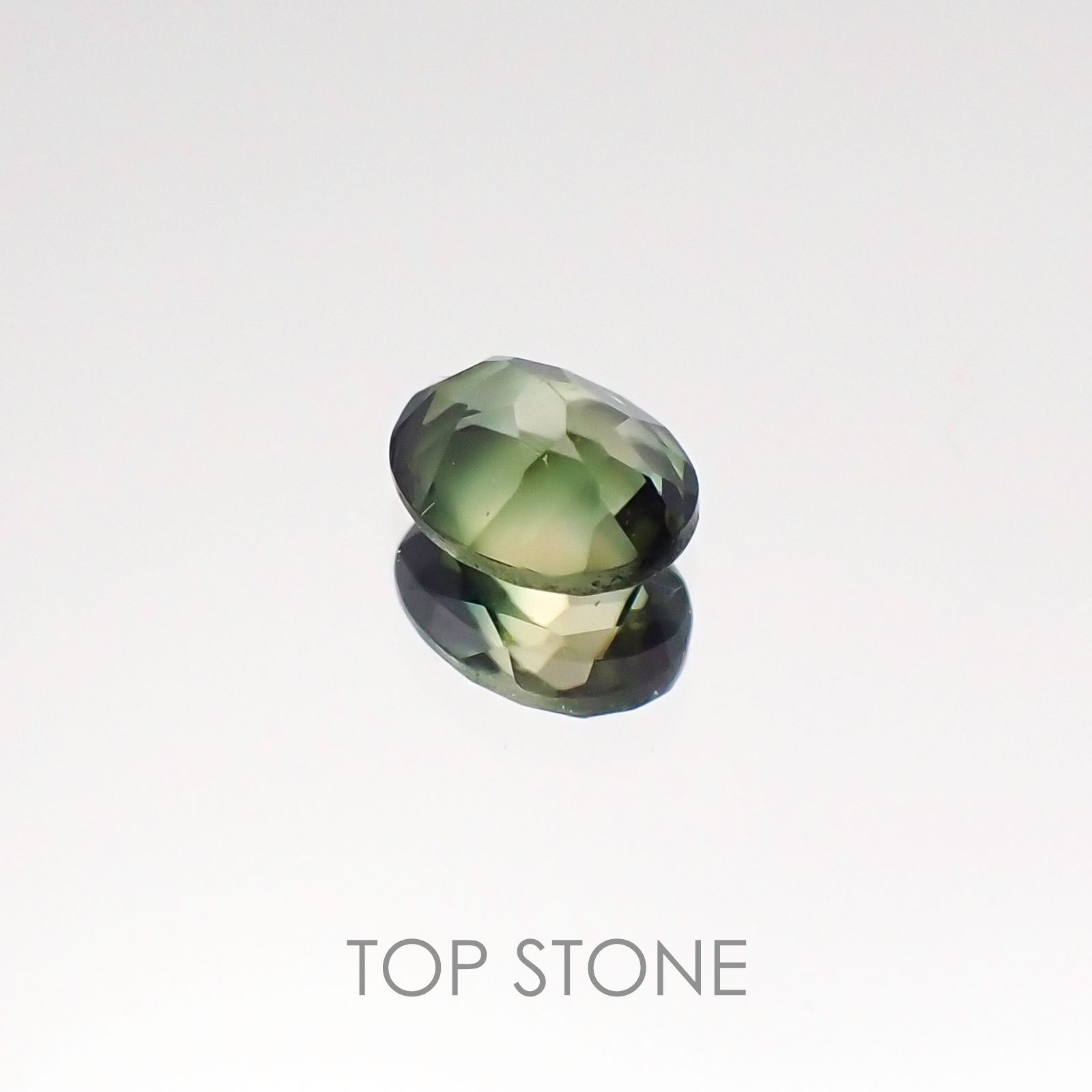 バイカラートルマリン(宝石名バイカラー・トルマリン) ブラジル産 0.35ct 識別済[20117141]5.1×4mm前後