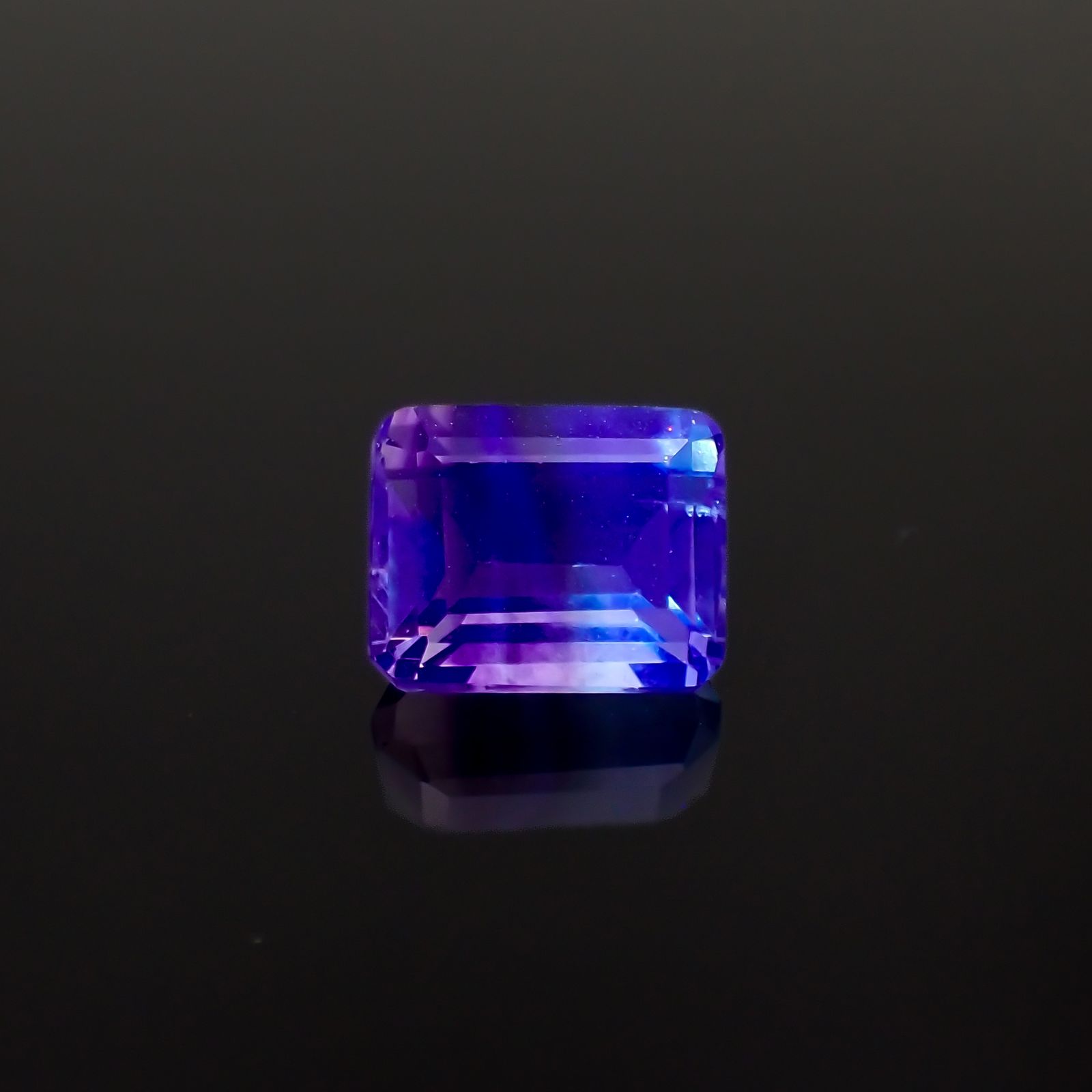 パーティカラーフローライト フルオレッセンス ブラジル産 4.61ct[230823265]10x8.1mm前後