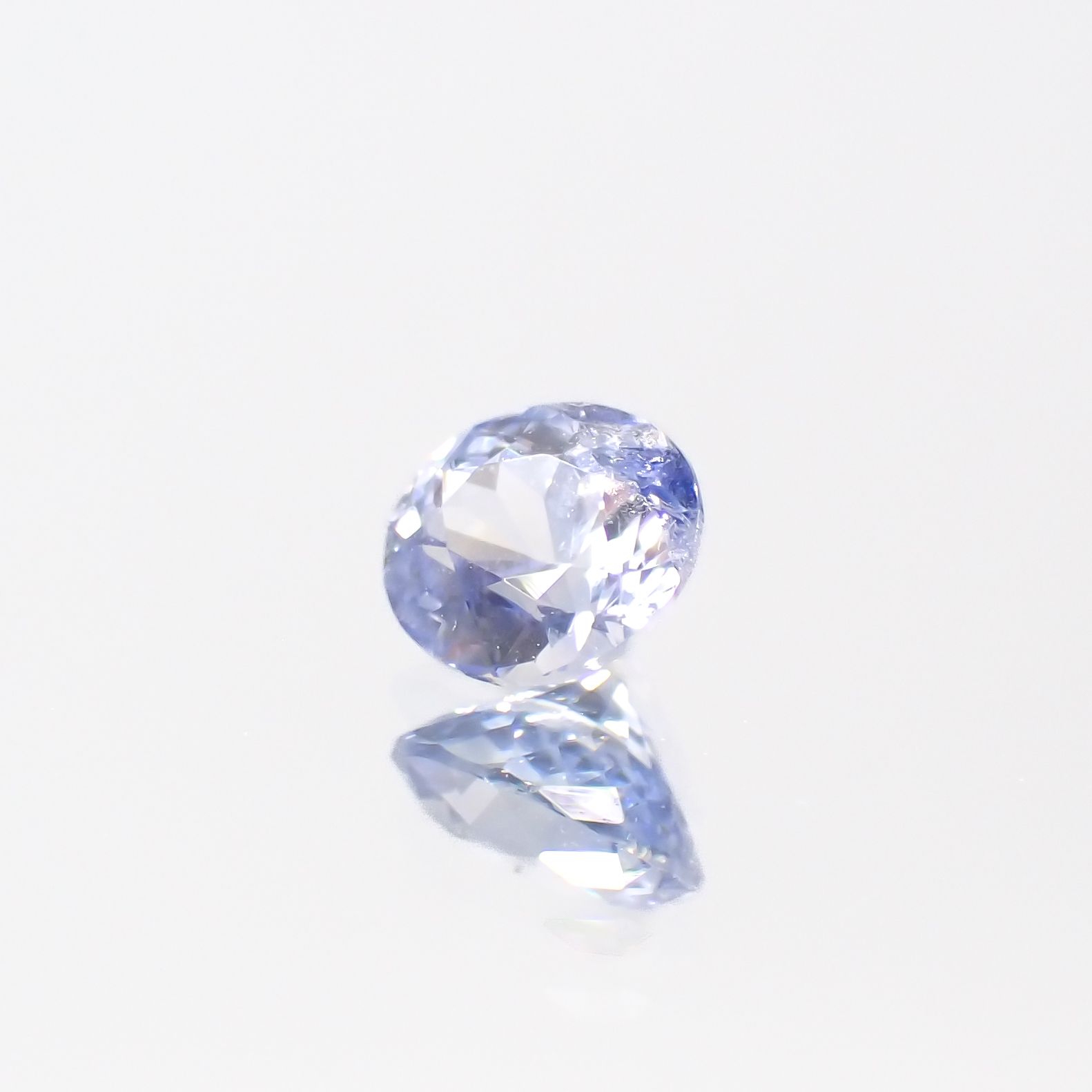 アイスブルーサファイア(宝石名サファイア)スリランカ/マダガスカル産 0.27ct 識別済[230421394]4x3.4mm前後