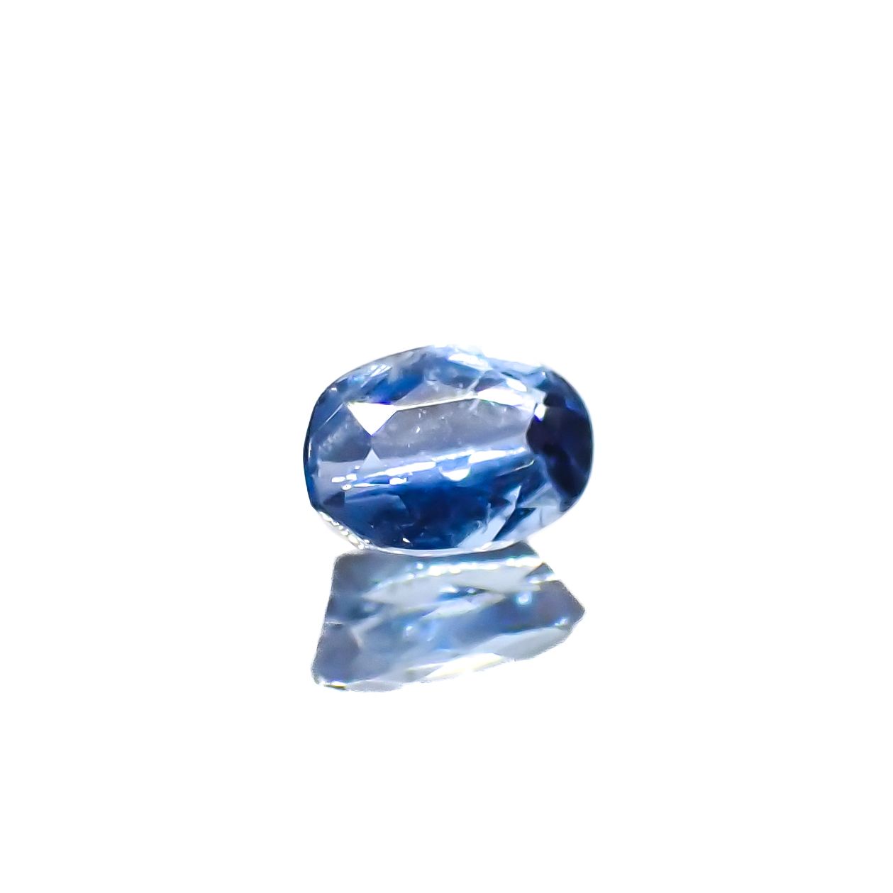 タトゥーアクアマリン ブラジル・ミナスジェライス州タトゥー鉱山産 0.15ct[240427170]3.9x2.7mm前後