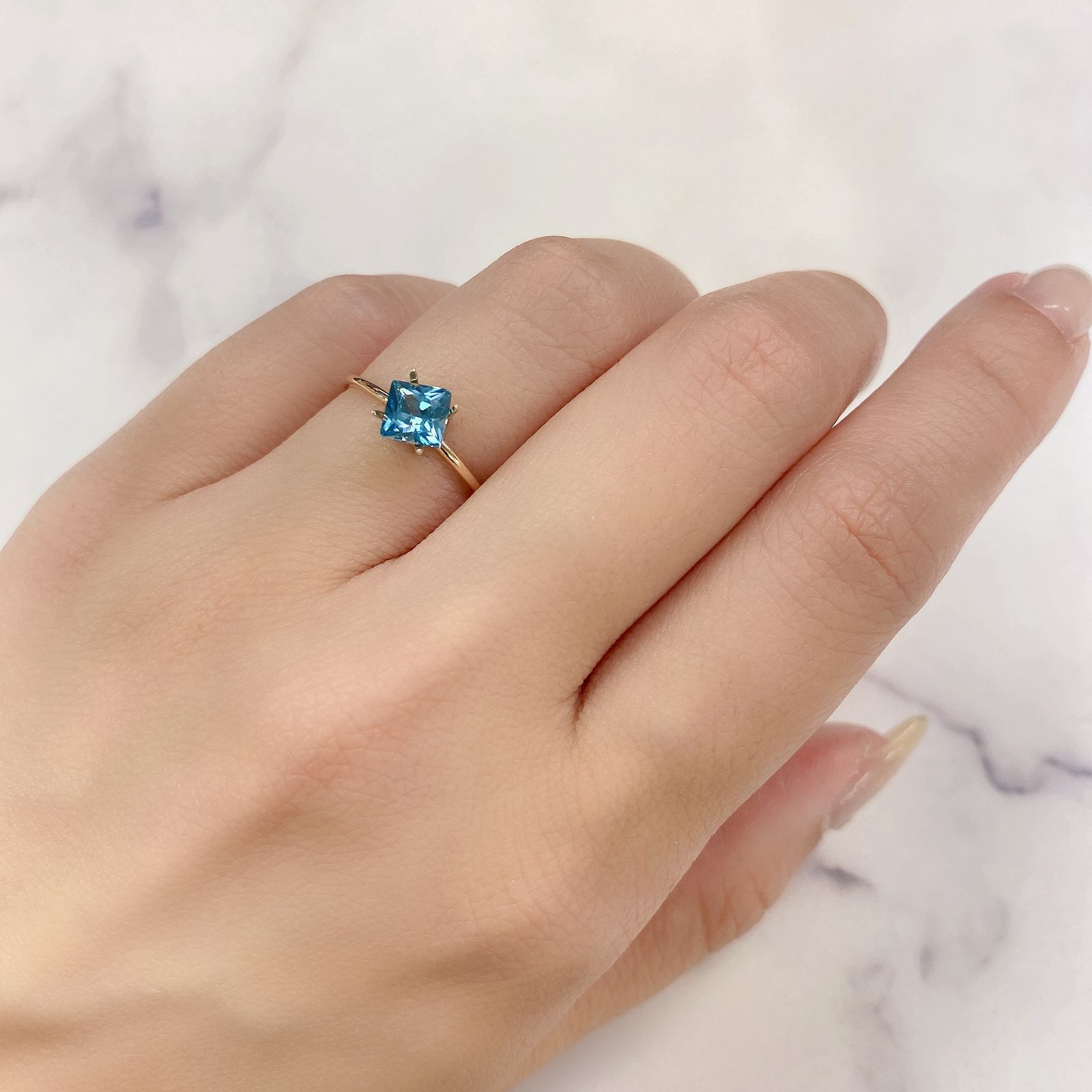 ◇プリンセスカット◇ブルージルコン(宝石名ジルコン) カンボジア産 1.09ct 識別済[210913437]5.1×5mm前後