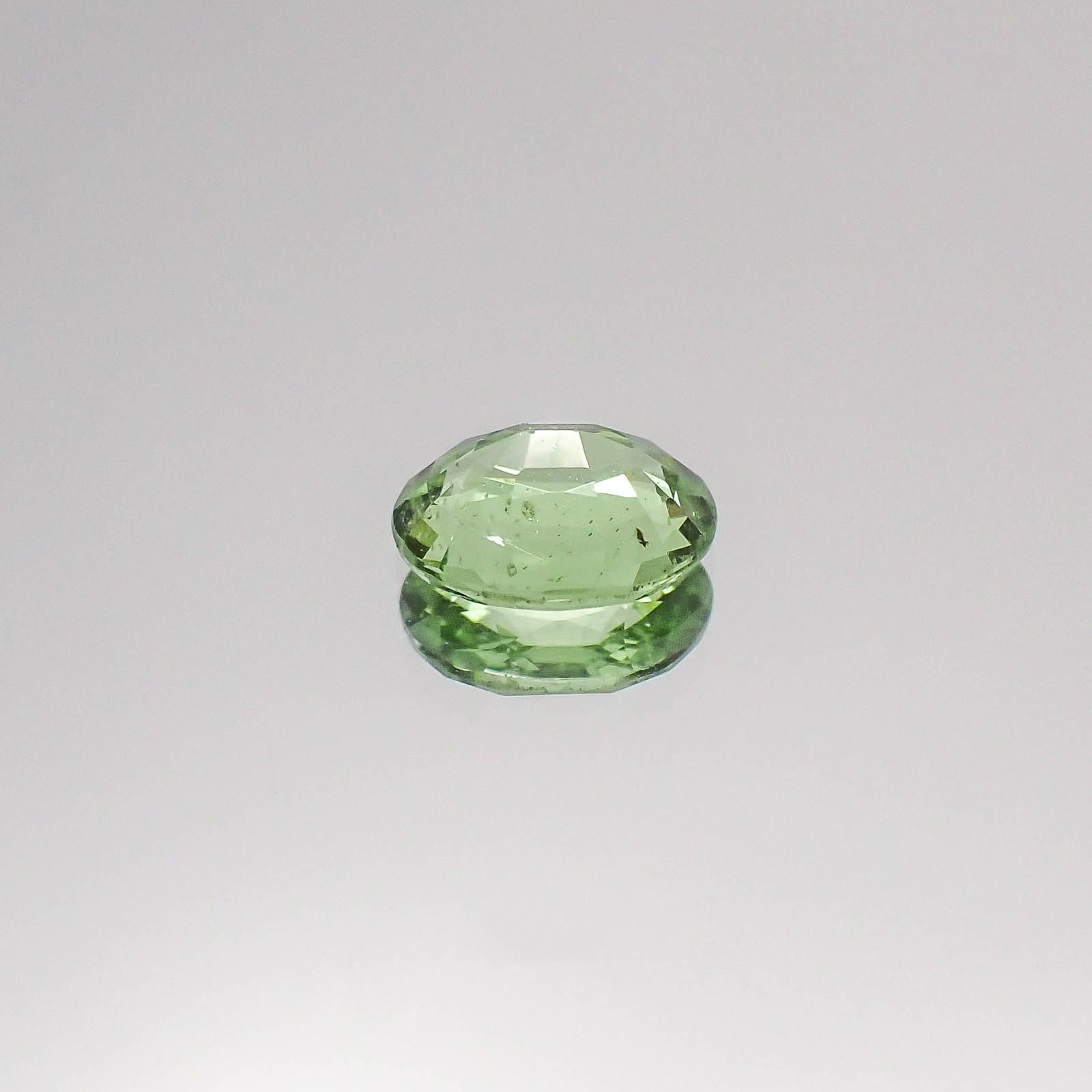 ミントガーネット(宝石名グリーン グロッシュラー・ガーネット)タンザニア産 0.92ct 識別済[230522256]7x5.4mm前後