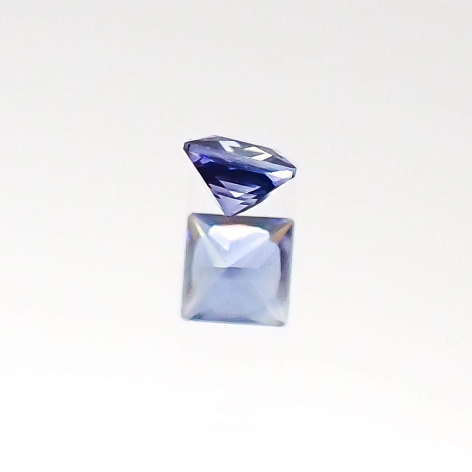 ◇プリンセスカット◇ベニトアイト アメリカ産 ルース 0.048ct[20095838]2×2mm前後