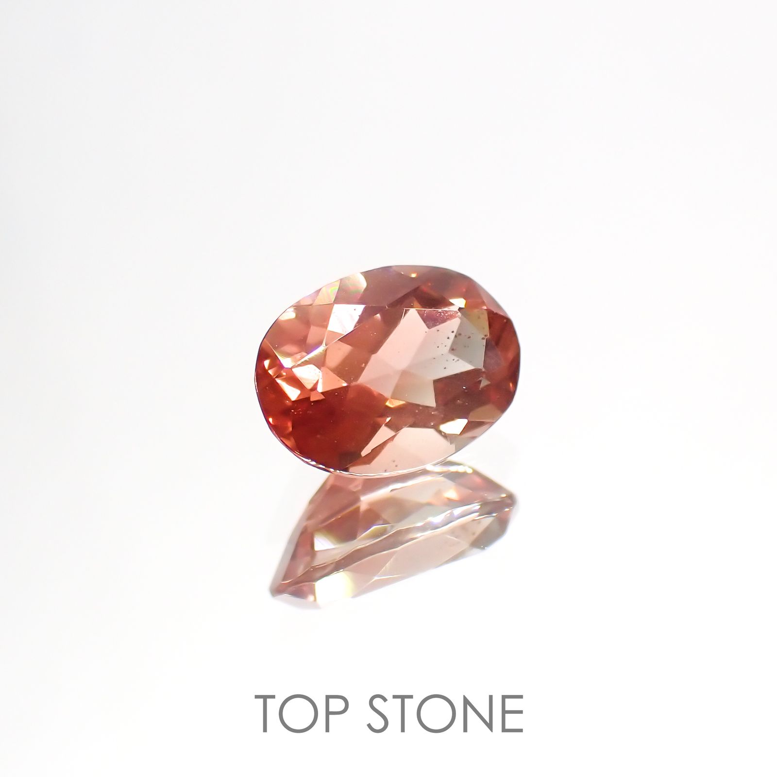 オレゴンサンストーン(宝石名ラブラドライト) アメリカ・オレゴン州産 0.76ct 識別済[20074131]7.1×5.2mm前後