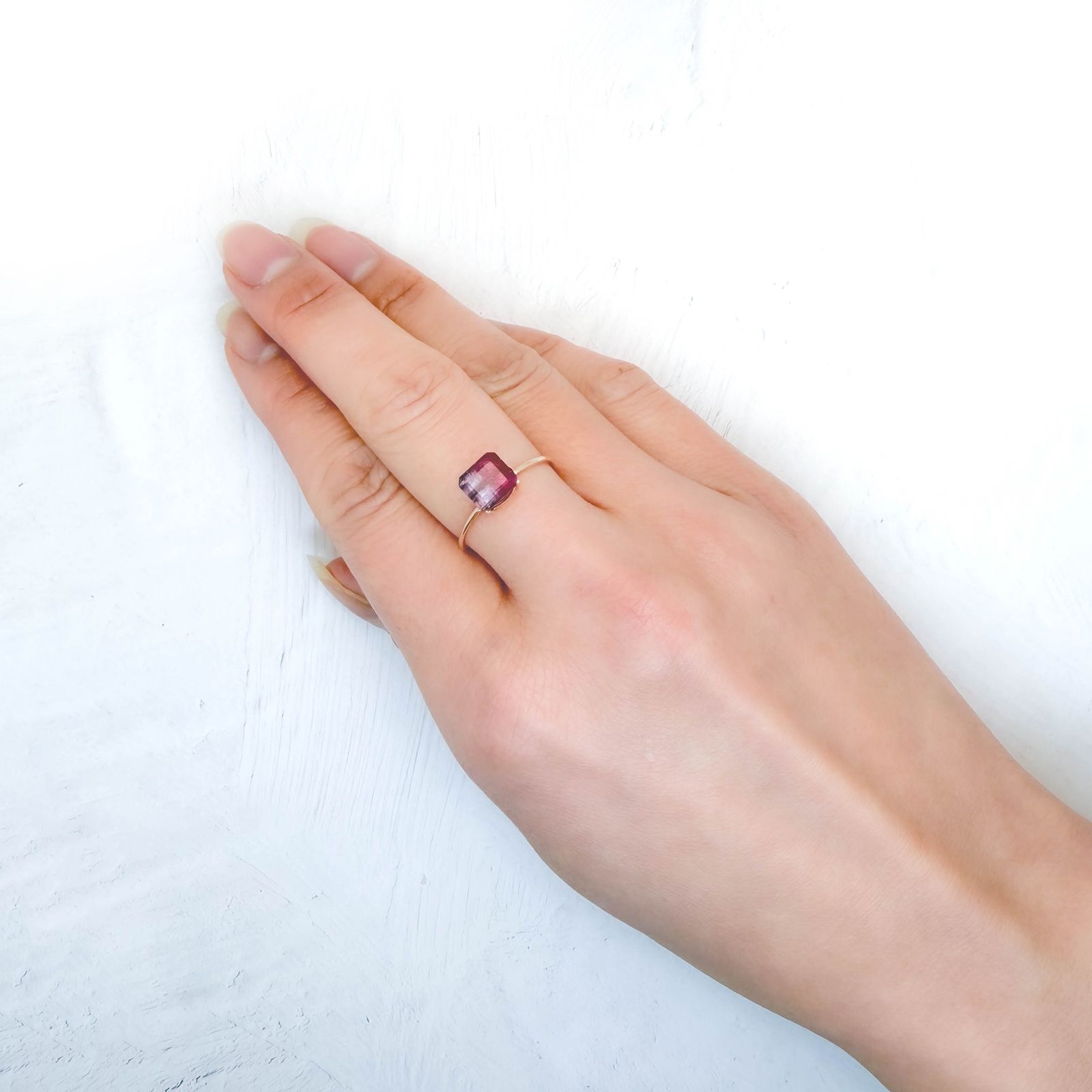 バイカラートルマリン アフガニスタン産 1.81ct / 6.8x6.2mm前後 [260231750]