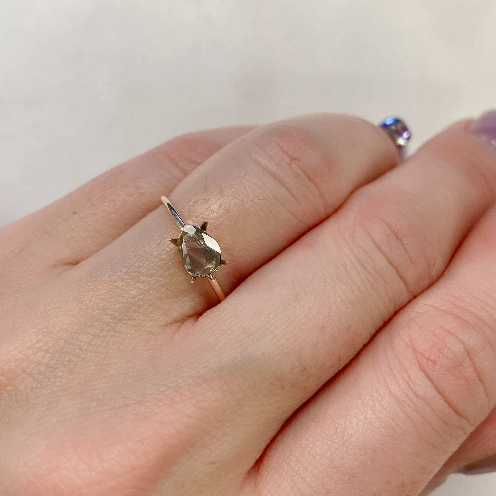 スライスカットダイヤモンド(宝石名ダイアモンド) 南アフリカ産 0.16ct 識別済[20106579]6.3×4.6mm前後