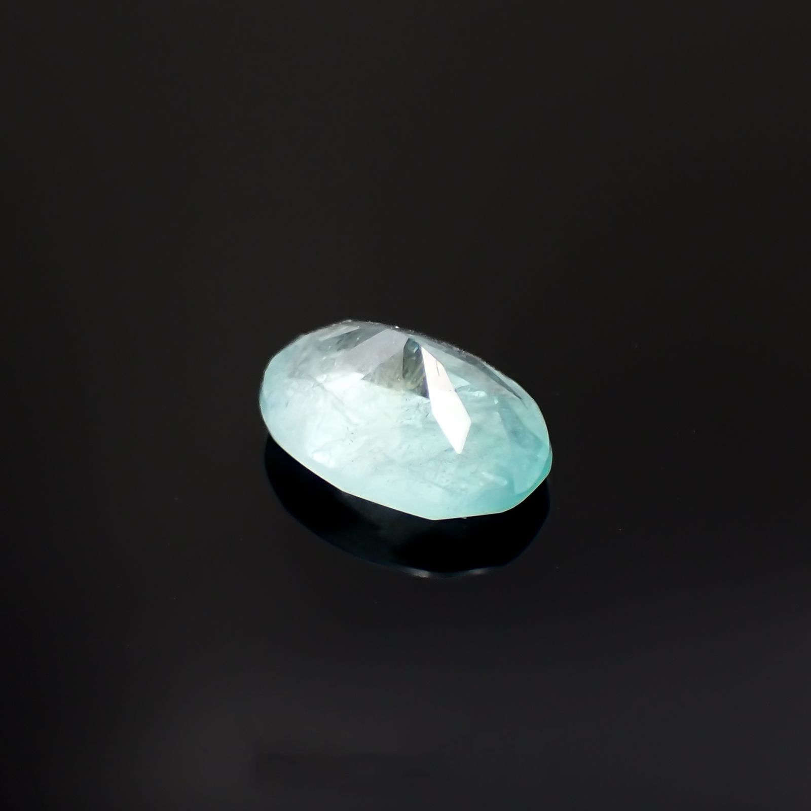 ユークレース(宝石名ブルー・ユークレース)コロンビア産 1.576ct ソ付(彩珠)[221018851]9x6.5mm前後