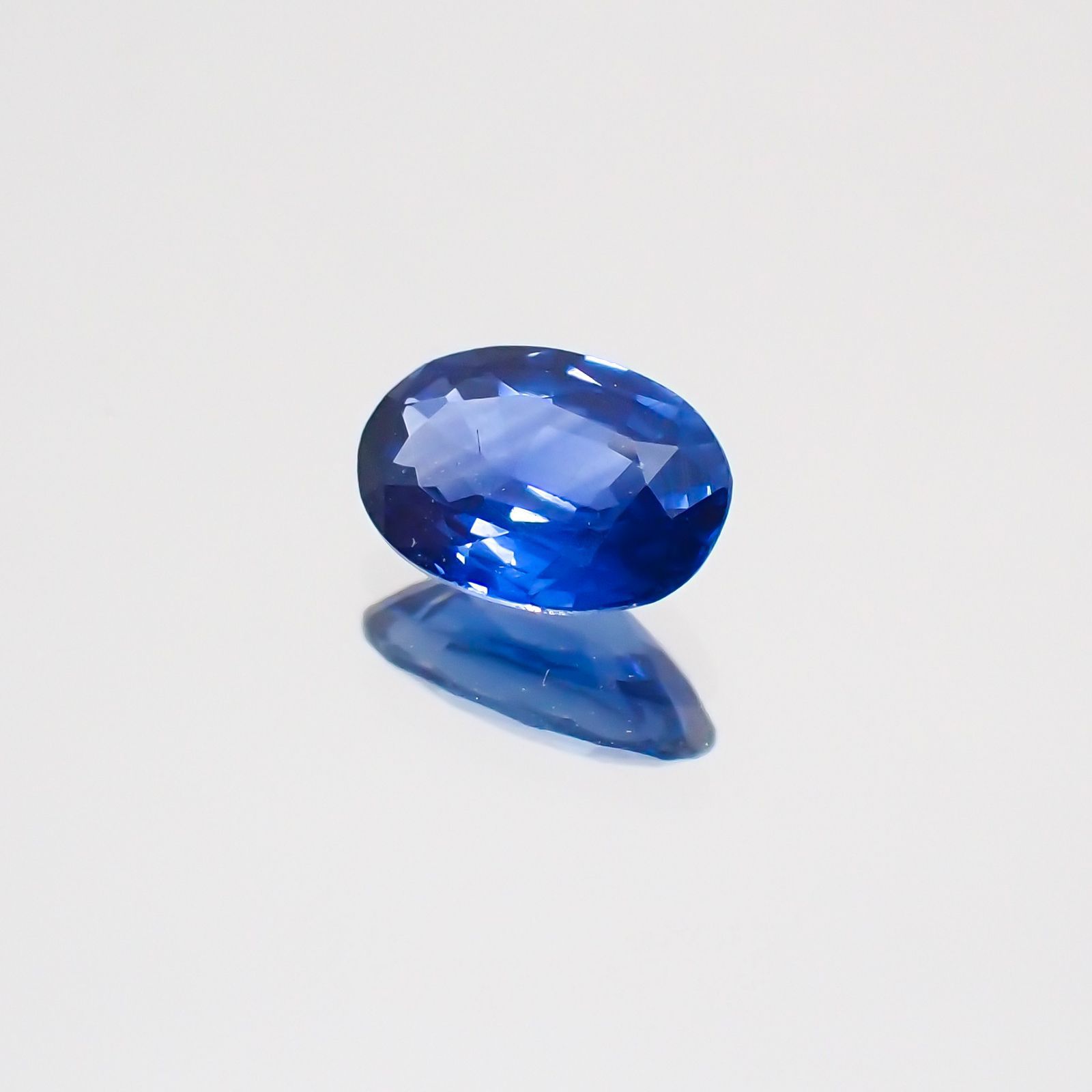 サファイア(宝石名サファイア) マダガスカル/スリランカ産 0.52ct 識別済[21038716]6×4mm前後