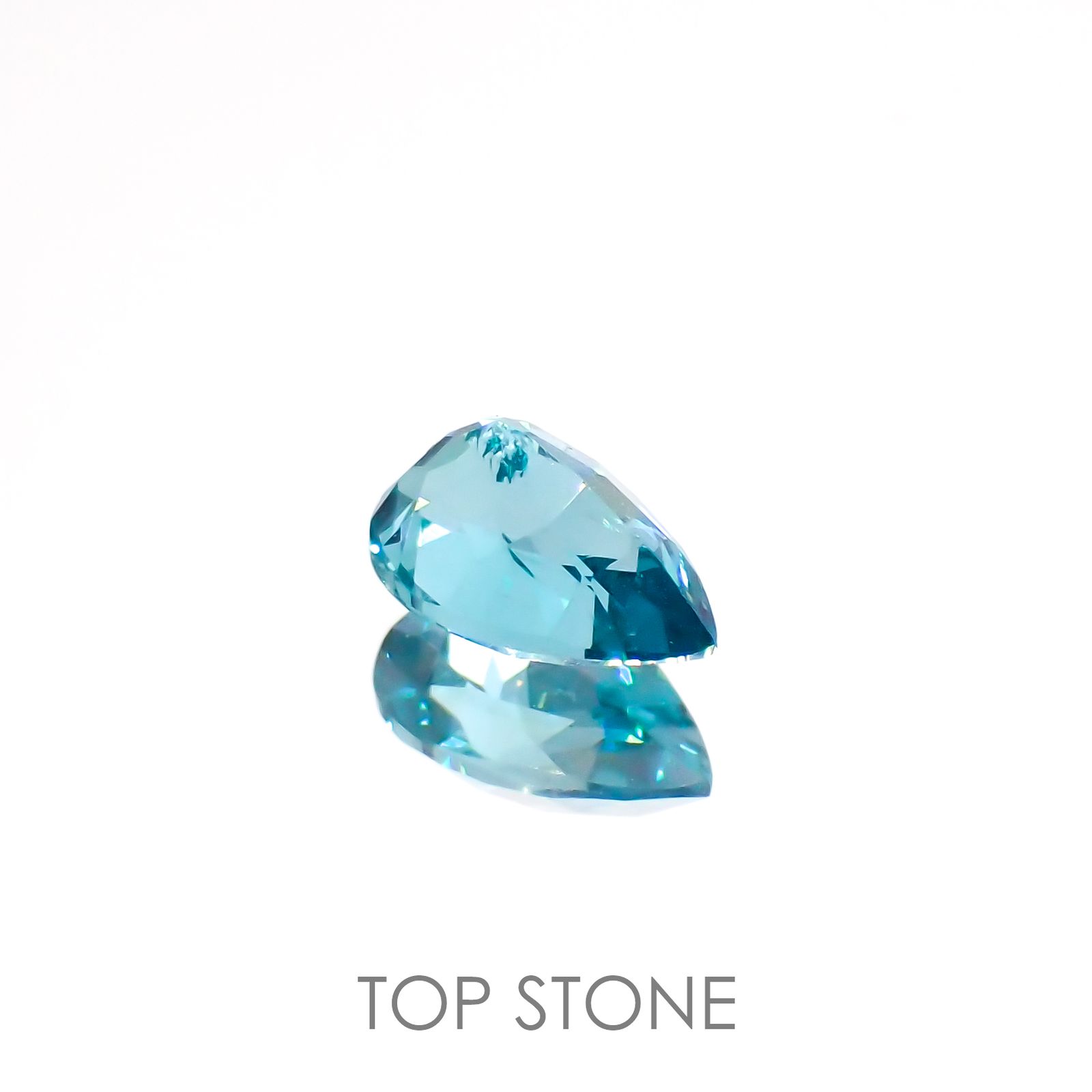 ブルーグリーンアパタイト(宝石名アパタイト)マダガスカル産 0.79ct 識別済[220515935]6.9x4.7mm前後