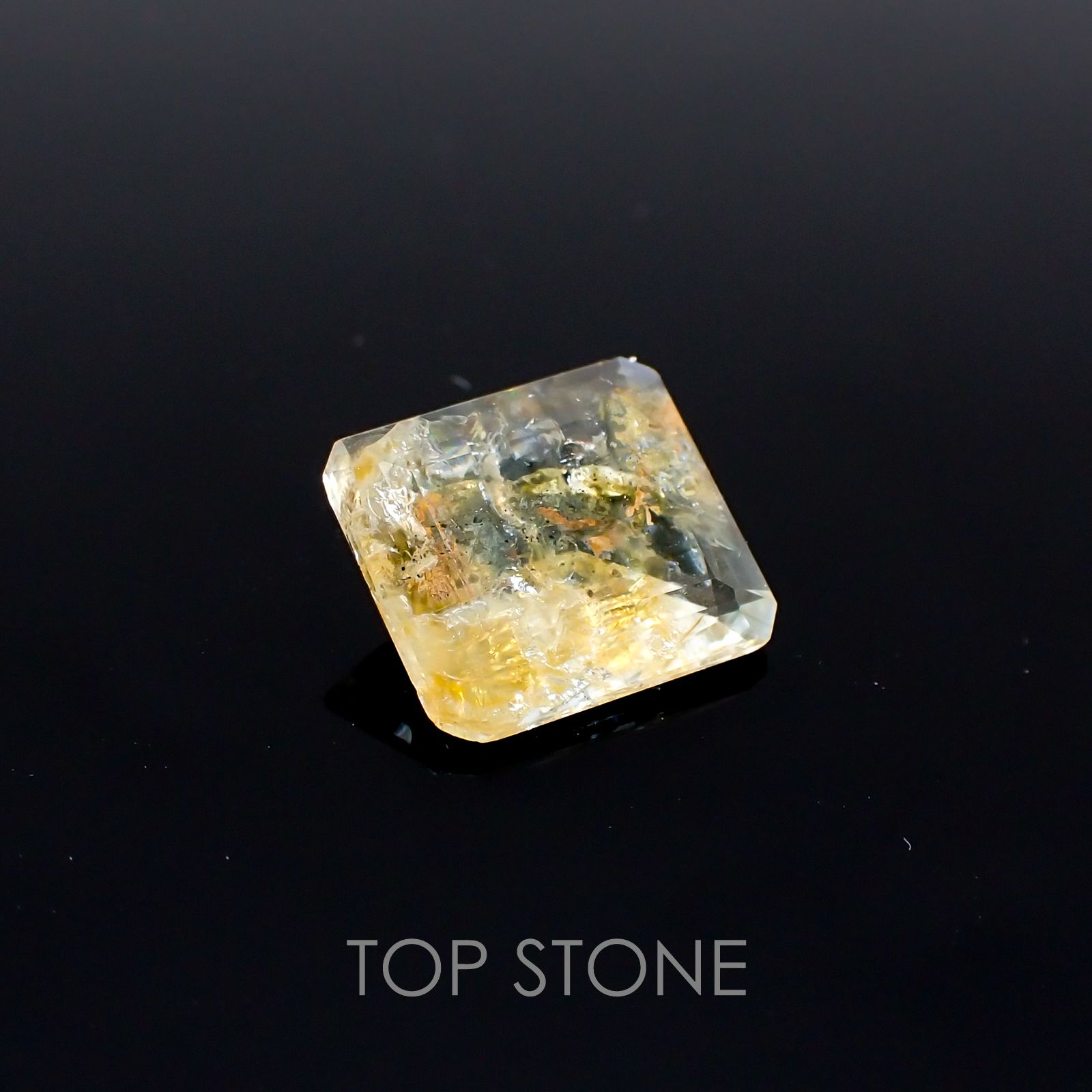 オーロラアクアマリン ブラジル産 ルース 2.76ct[210310188]10.2×9.1mm前後