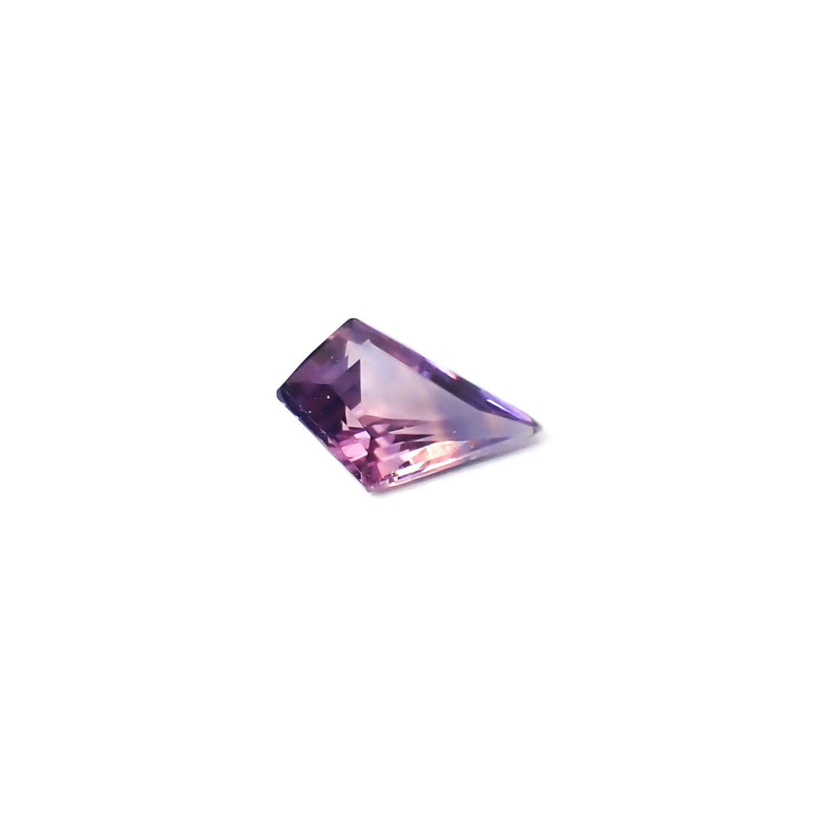 ◇カスタムカット◇ウィンザーサファイア タンザニア・ウィンザー産 0.15ct / 4.8x3.2mm前後 [260532134]