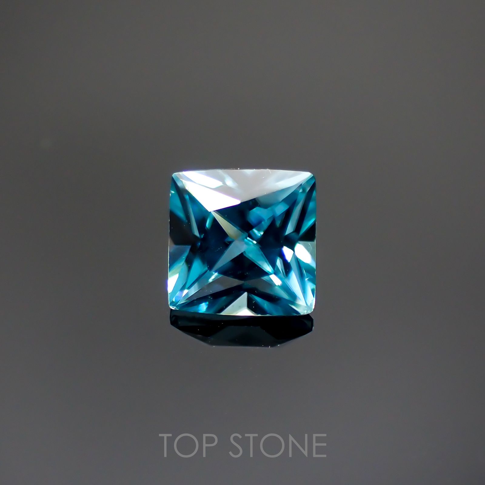 ◇プリンセスカット◇ブルージルコン(宝石名ジルコン) カンボジア産 0.98ct 識別済[210913433]5.1×5.1mm前後