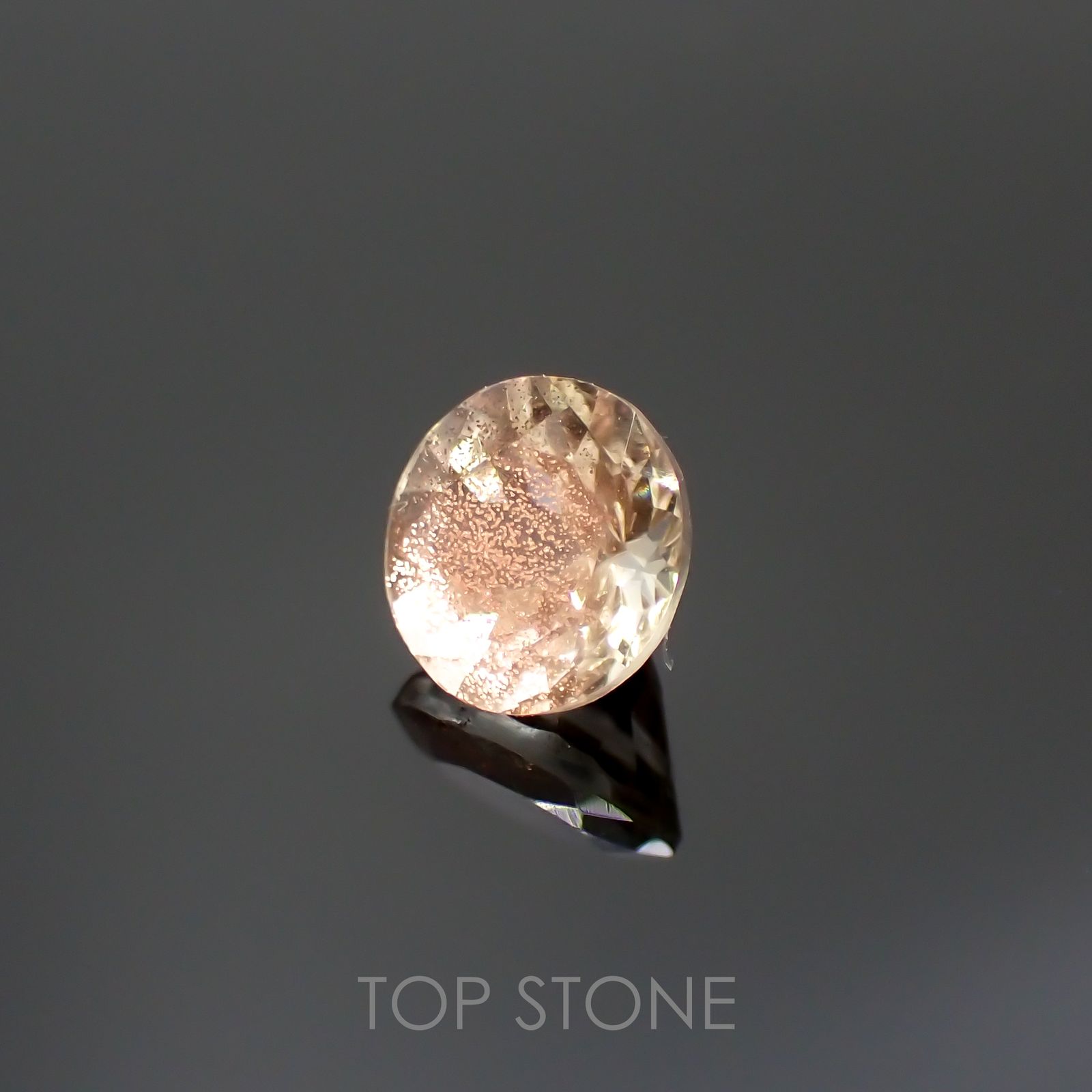 オレゴンサンストーン(宝石名ラブラドライト)アメリカ・オレゴン州産 0.67ct 識別済[220114660]5.6x5.5mm前後