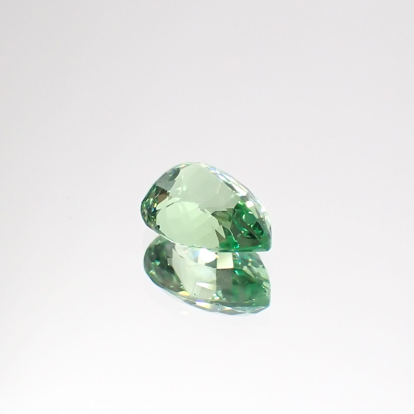 ミントガーネット タンザニア産 0.62ct[231023743]6.1x4.5mm前後