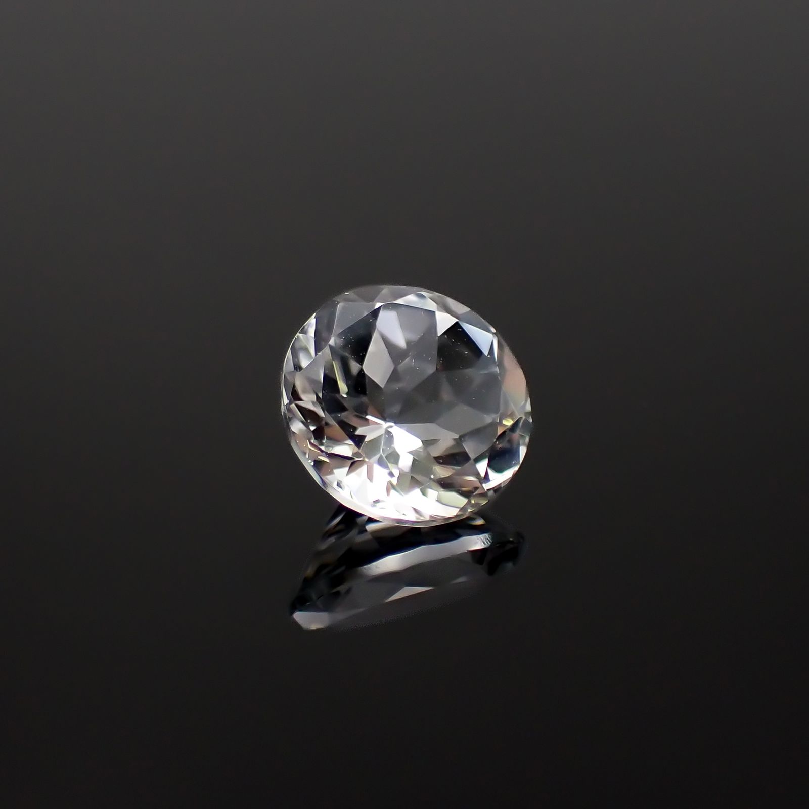 ゴッシェナイト パキスタン・ヒマラヤ産 1.57ct[230421841]7.9x7.8mm前後