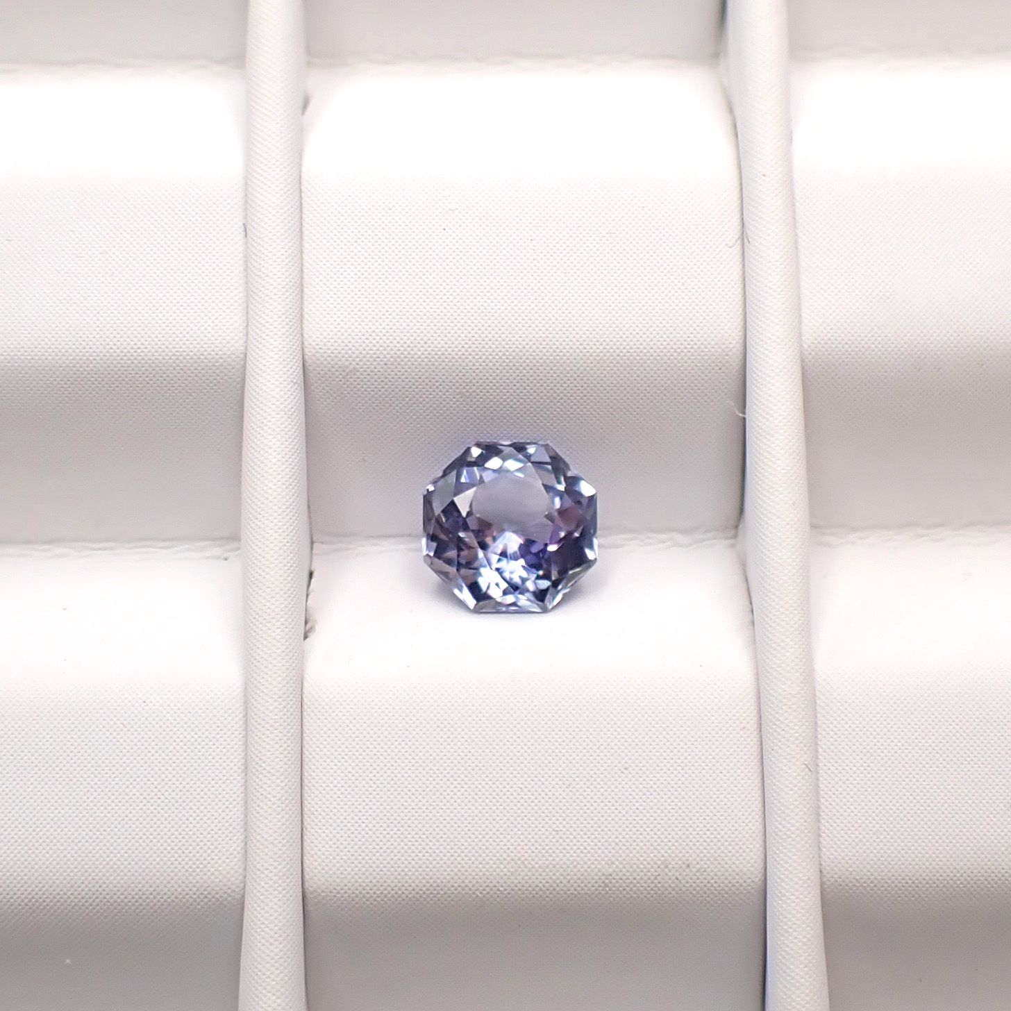 ◇オクタゴンカット◇タンザナイト 非加熱 タンザニア産 0.61ct / 5.2x5.1mm前後 [251031218]