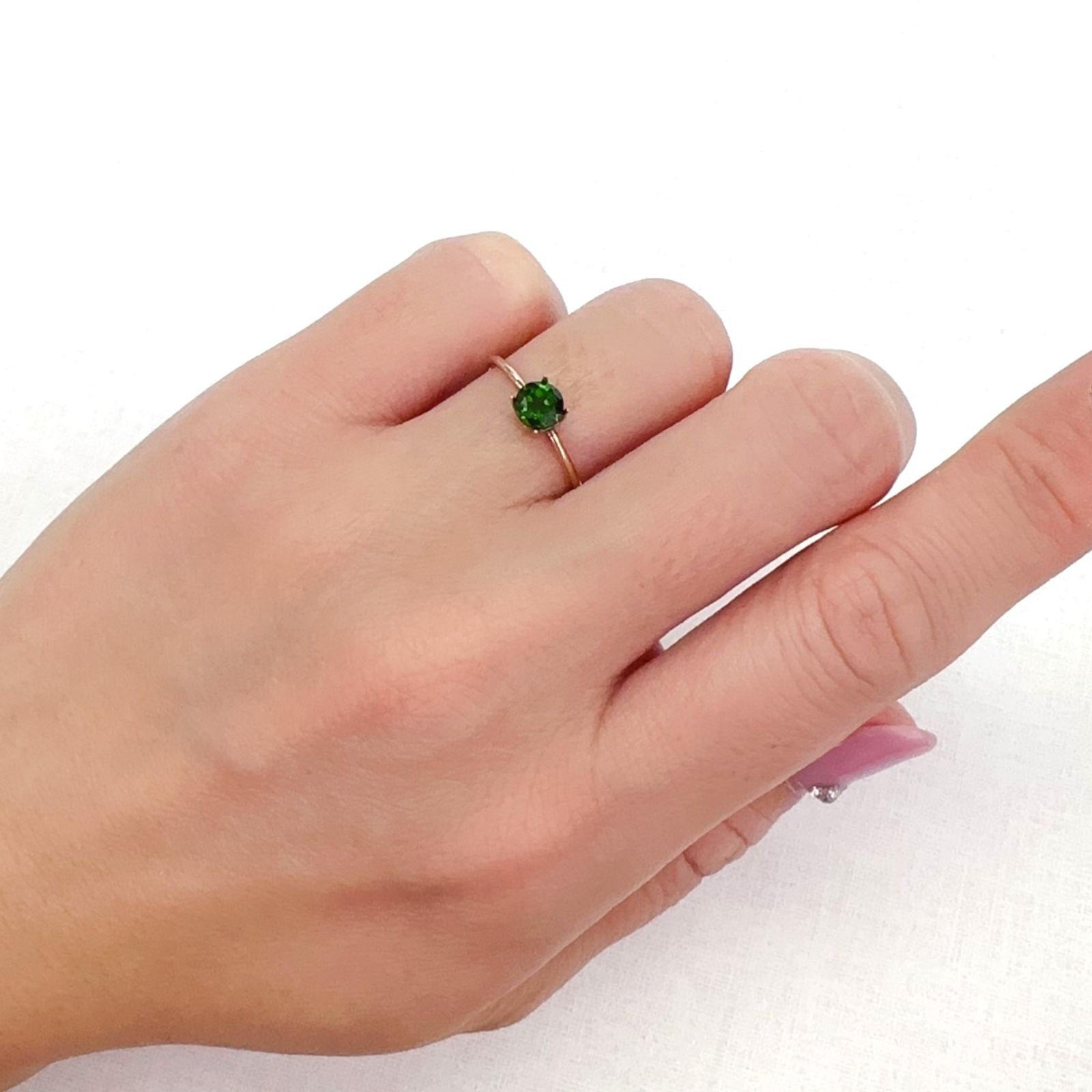 クロムダイオプサイド(宝石名クロム・ダイオプサイド)ロシア産 0.58ct 識別済[231124293]5.2x5.1mm前後