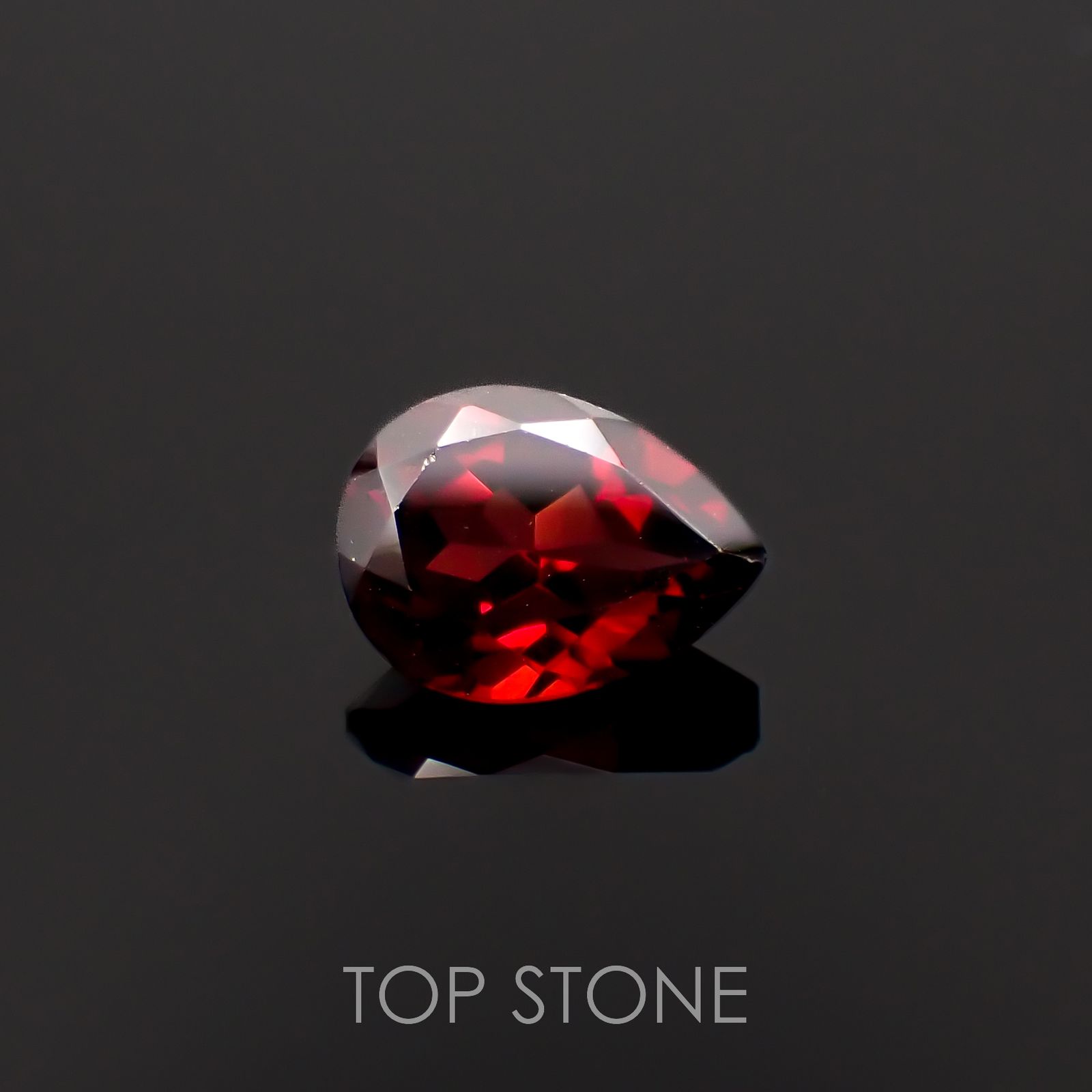 パイラルスパイトガーネット モザンビーク産 1.43ct[230120155]8.1x6.1mm前後