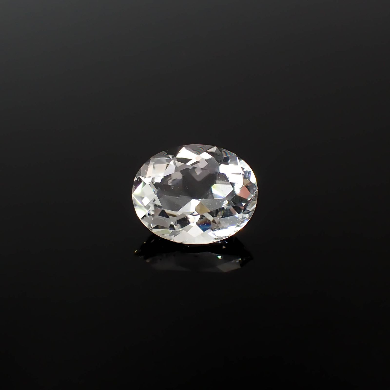オーソクレース(宝石名ホワイト・オーソクレース)マダガスカル産 2.94ct 識別済[240627999]11x9mm前後