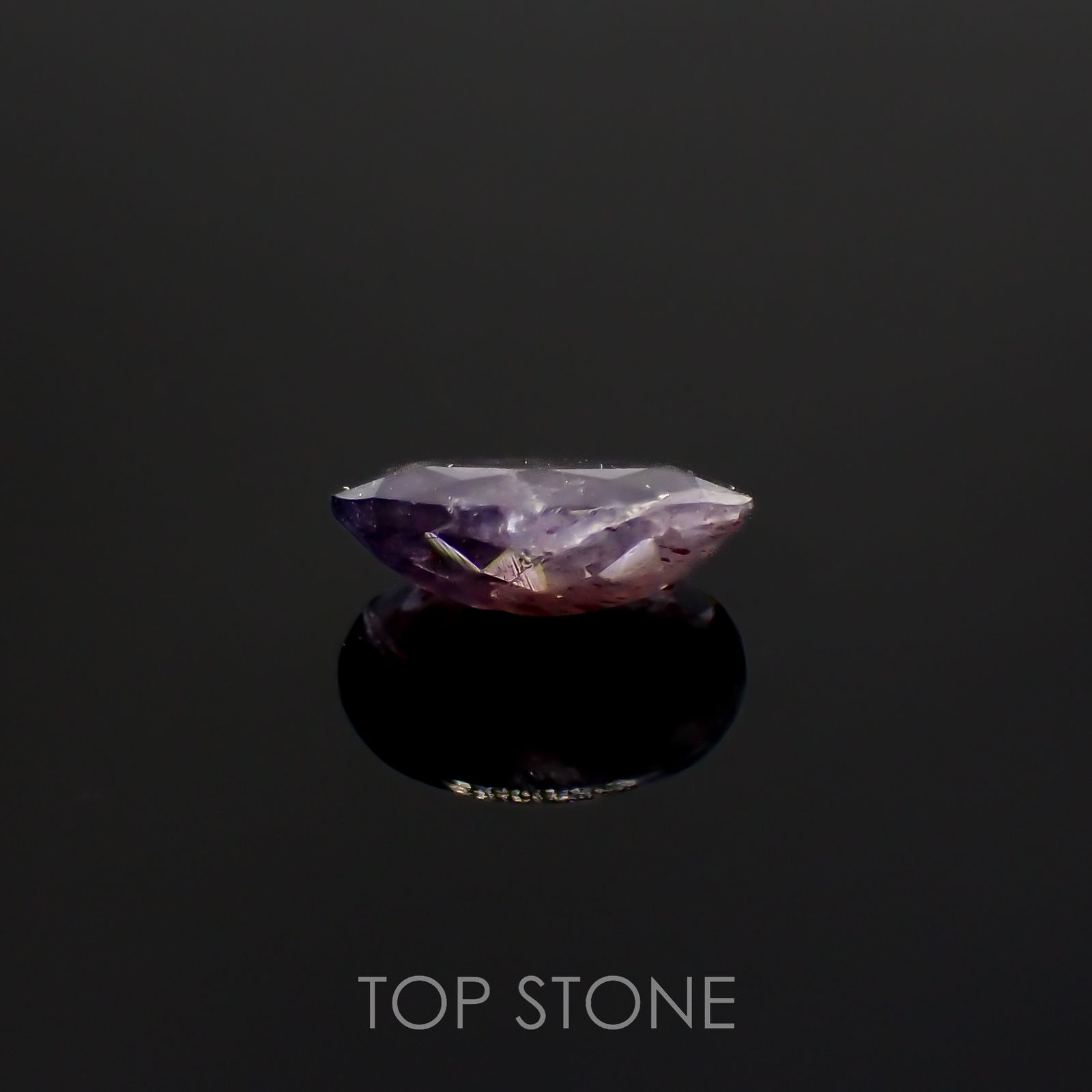 ブラッドショットアイオライト インド産 1.55ct[220616722]10.1x7.1mm前後 | TOP STONE(トップストーン)